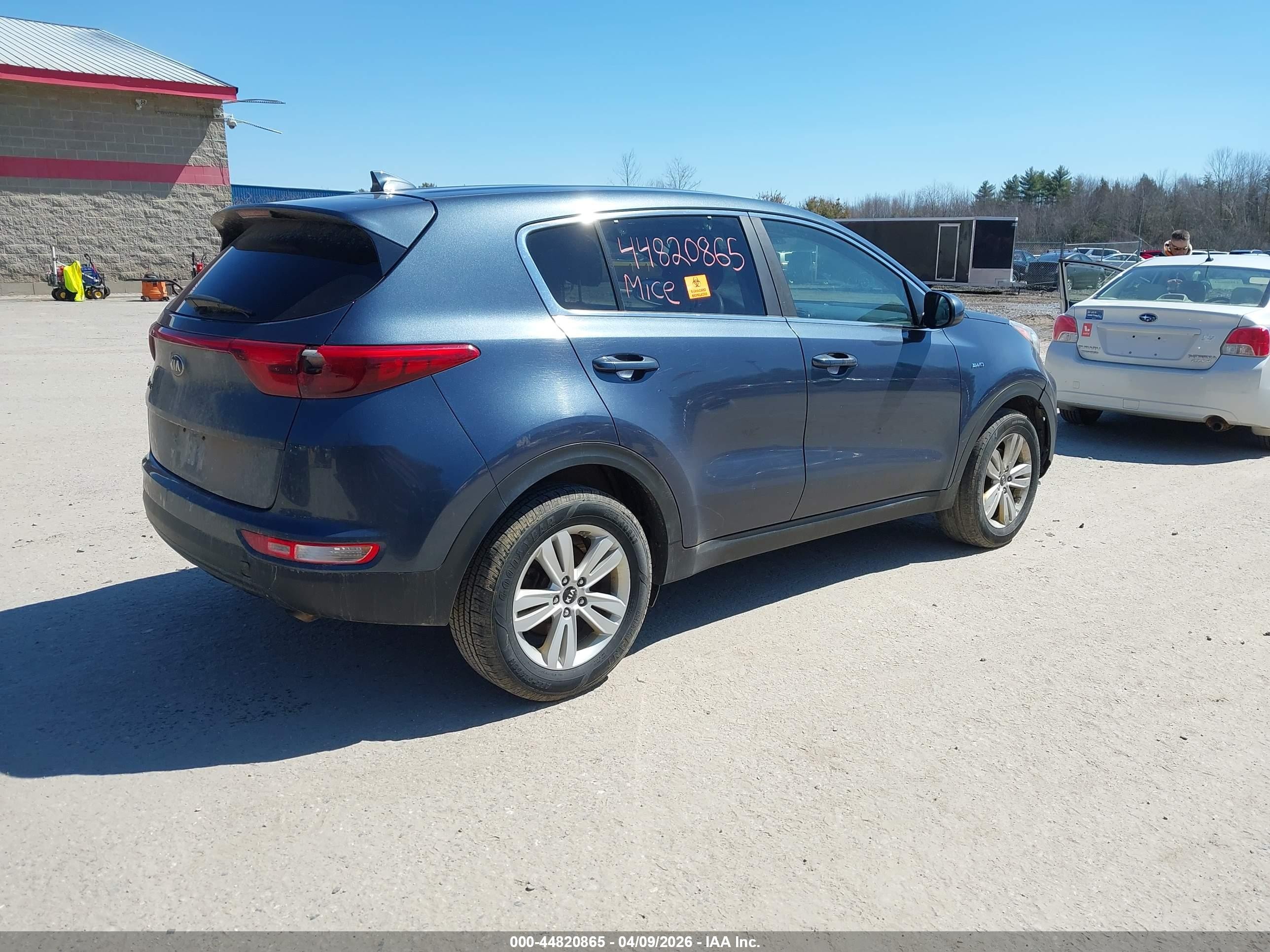 2018 Kia Sportage Lx Blue vin: KNDPMCAC6J7340405