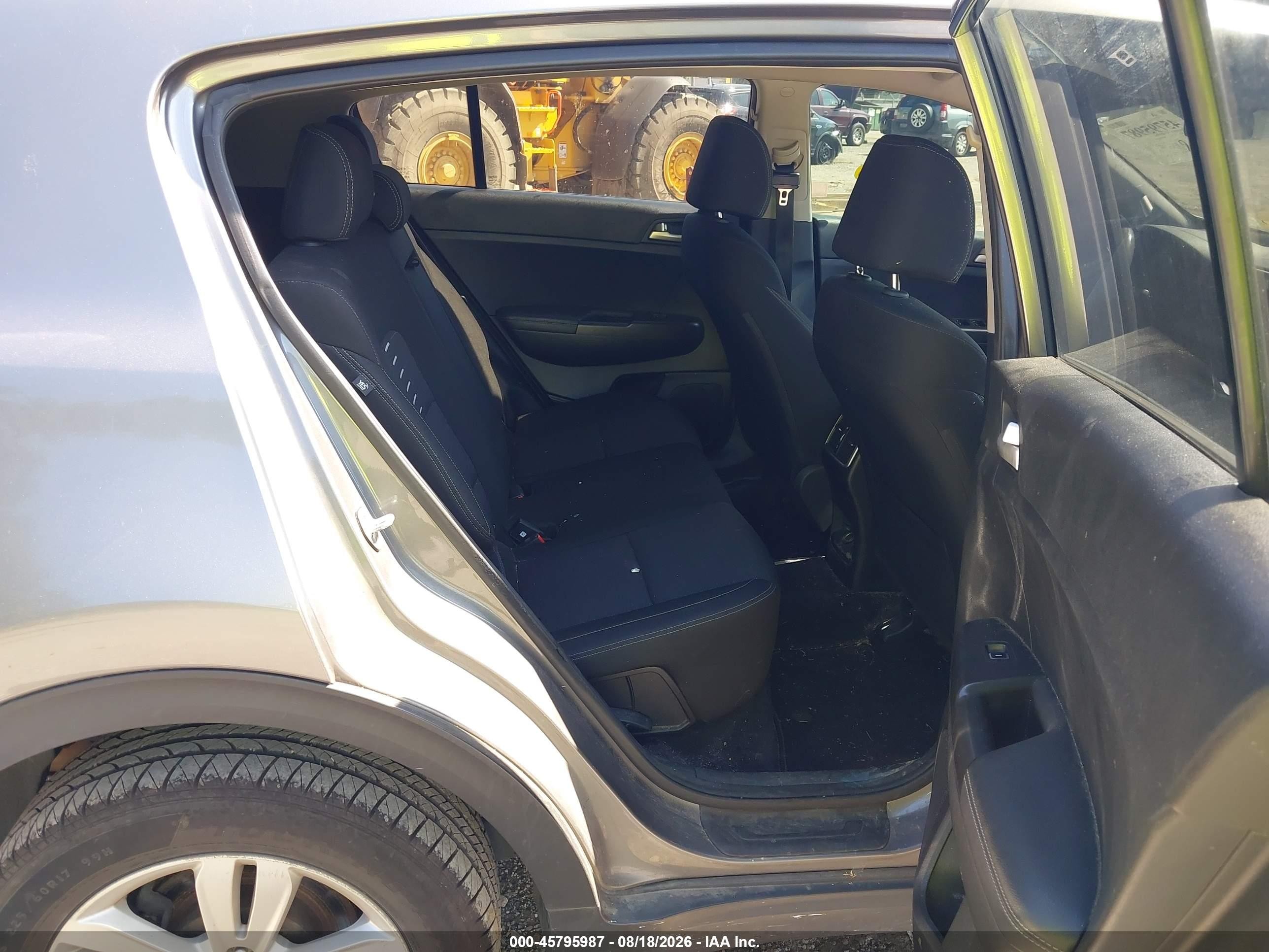 2018 Kia Sportage Lx Gray vin: KNDPMCAC6J7421307