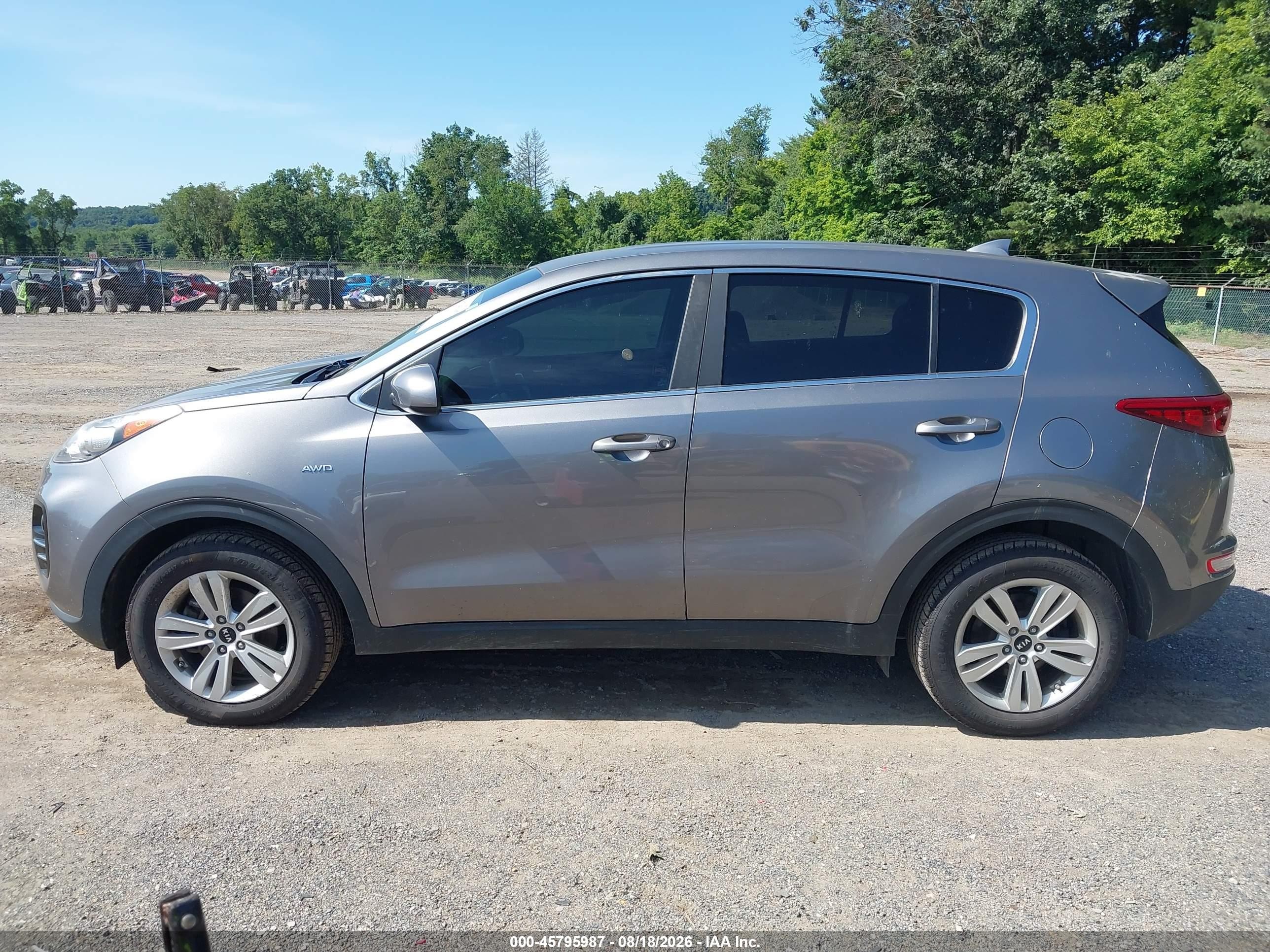 2018 Kia Sportage Lx Gray vin: KNDPMCAC6J7421307