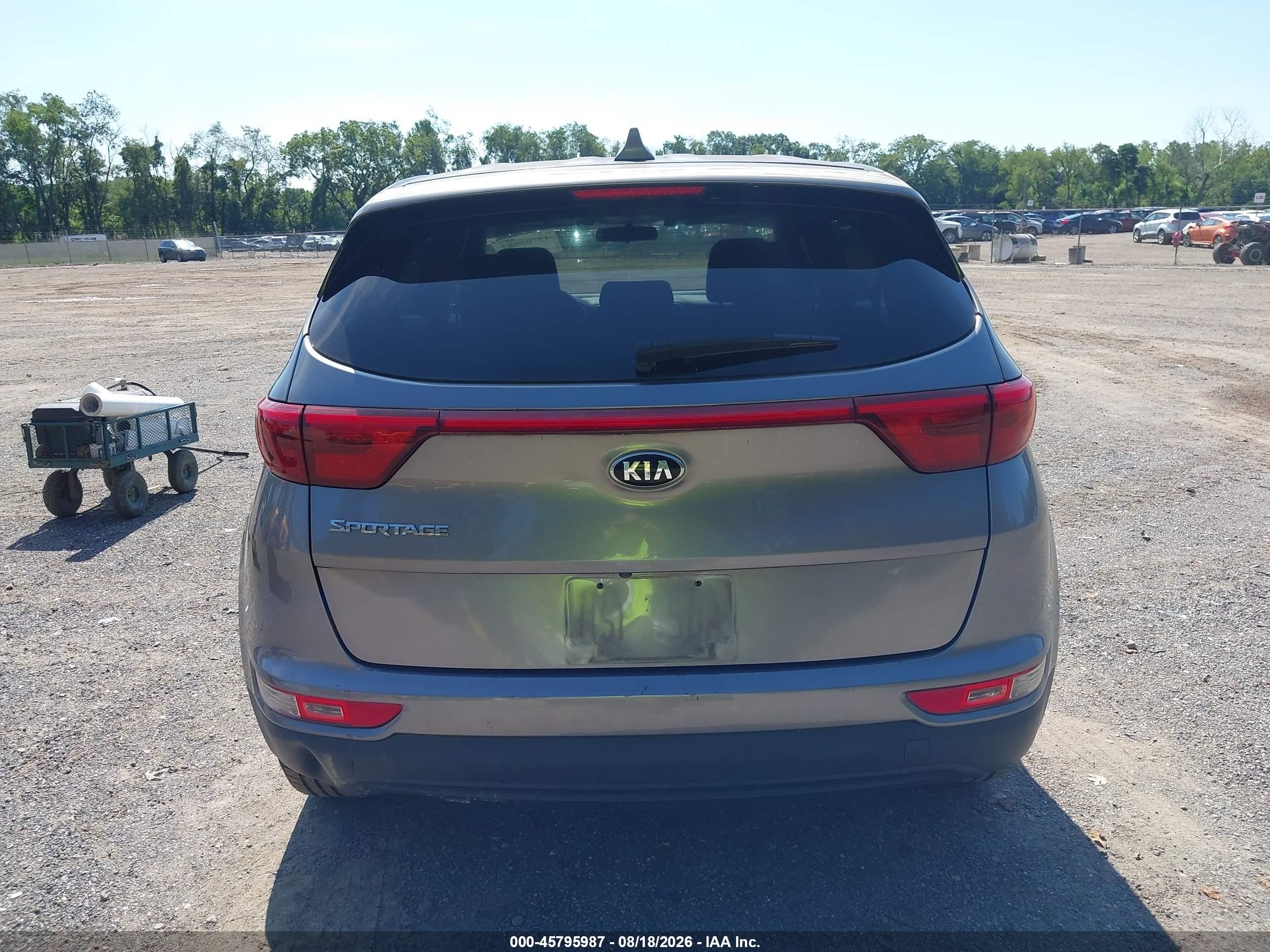 2018 Kia Sportage Lx Gray vin: KNDPMCAC6J7421307