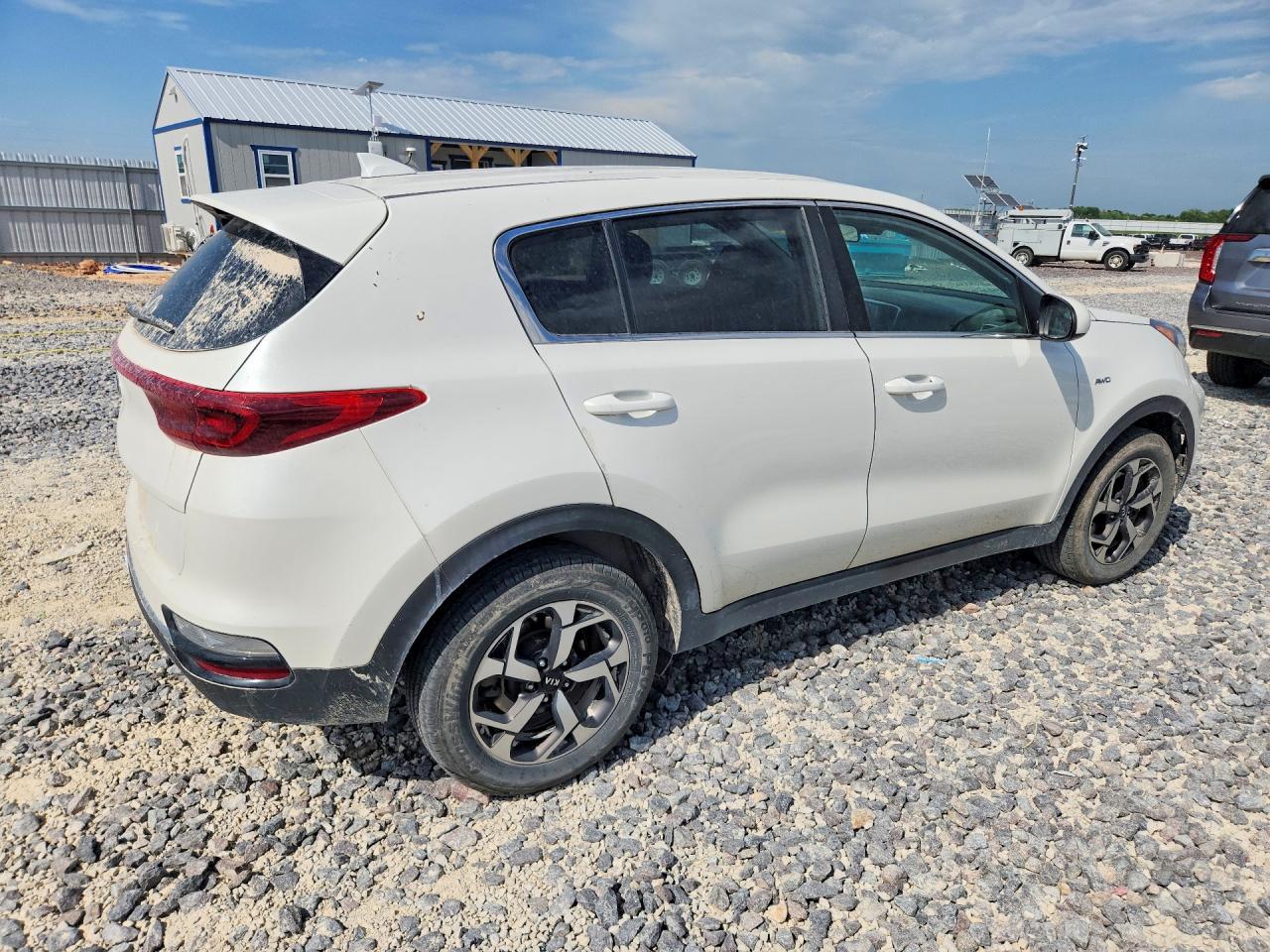 2021 Kia Sportage White vin: KNDPMCAC6M7912108