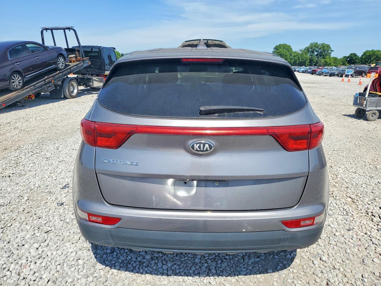 2018 Kia Sportage Lx Серый vin: KNDPMCAC7J7303914