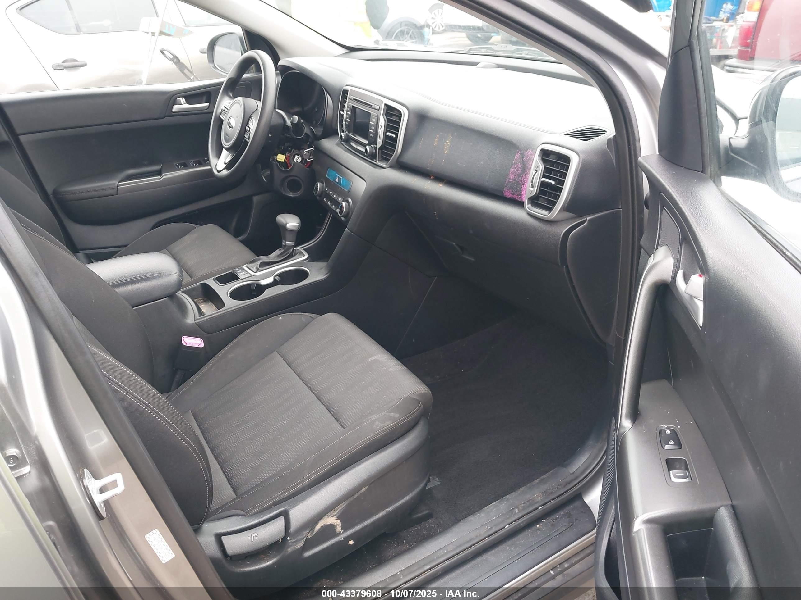 2019 Kia Sportage Lx Gray vin: KNDPMCAC8K7605021