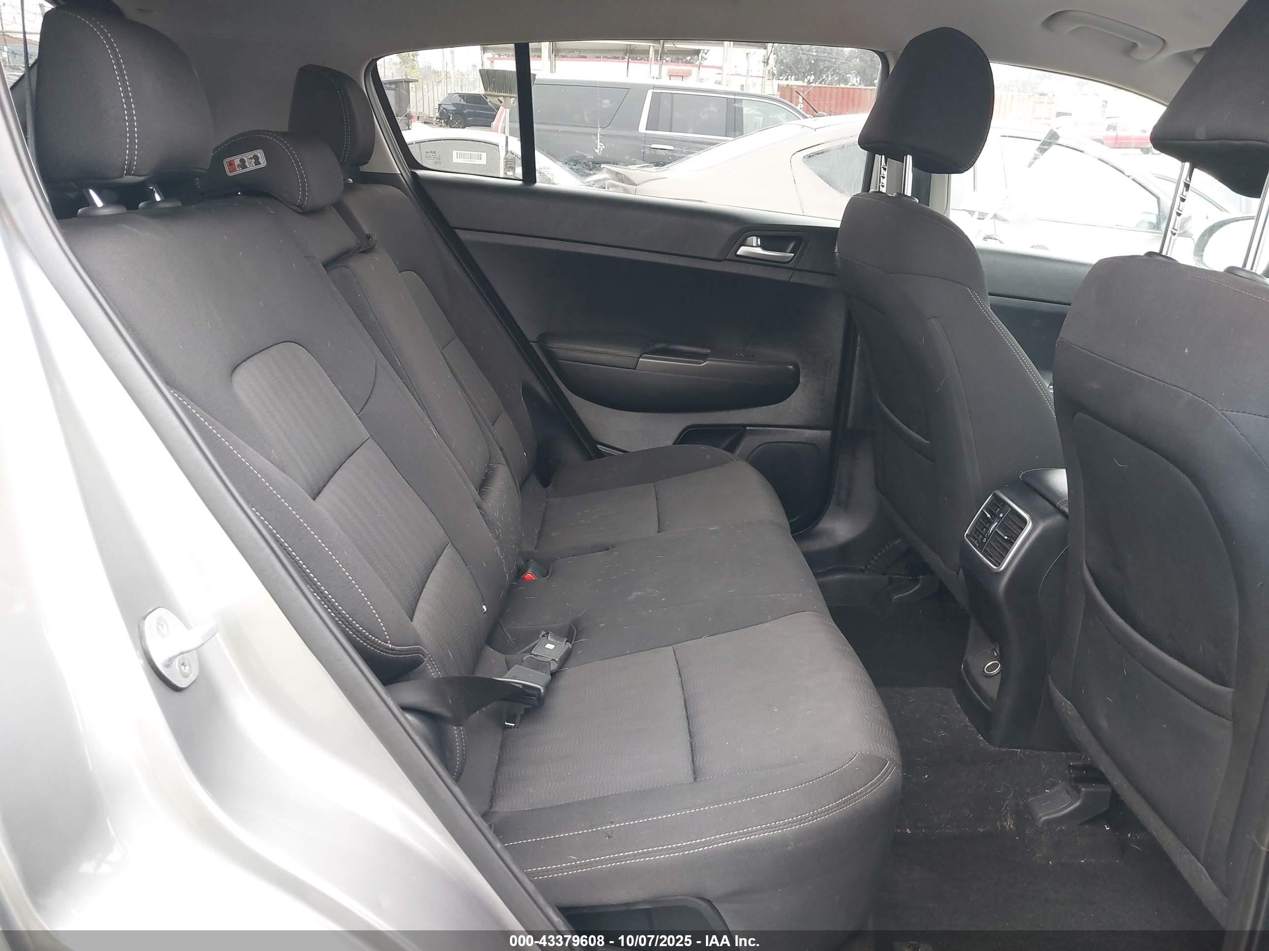 2019 Kia Sportage Lx Gray vin: KNDPMCAC8K7605021