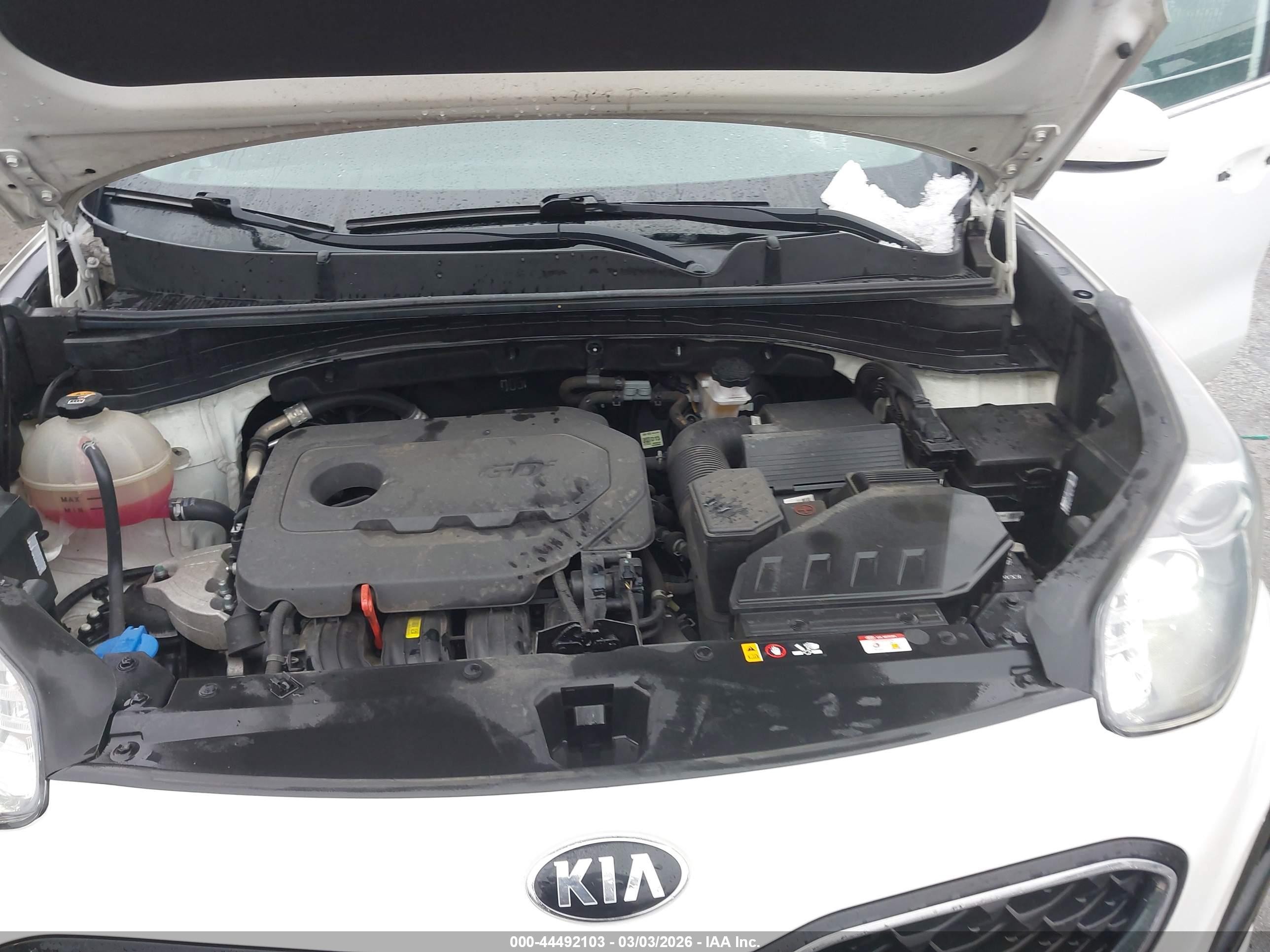 2021 Kia Sportage Lx White vin: KNDPMCAC8M7933610