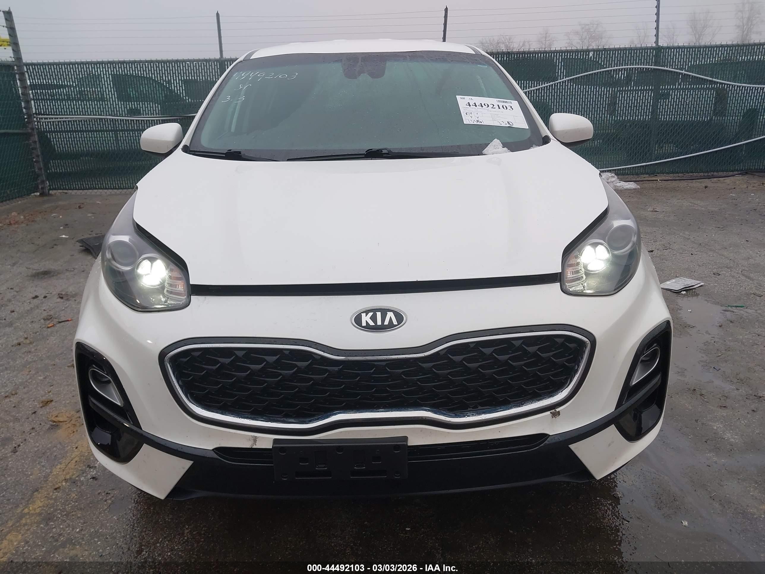 2021 Kia Sportage Lx White vin: KNDPMCAC8M7933610