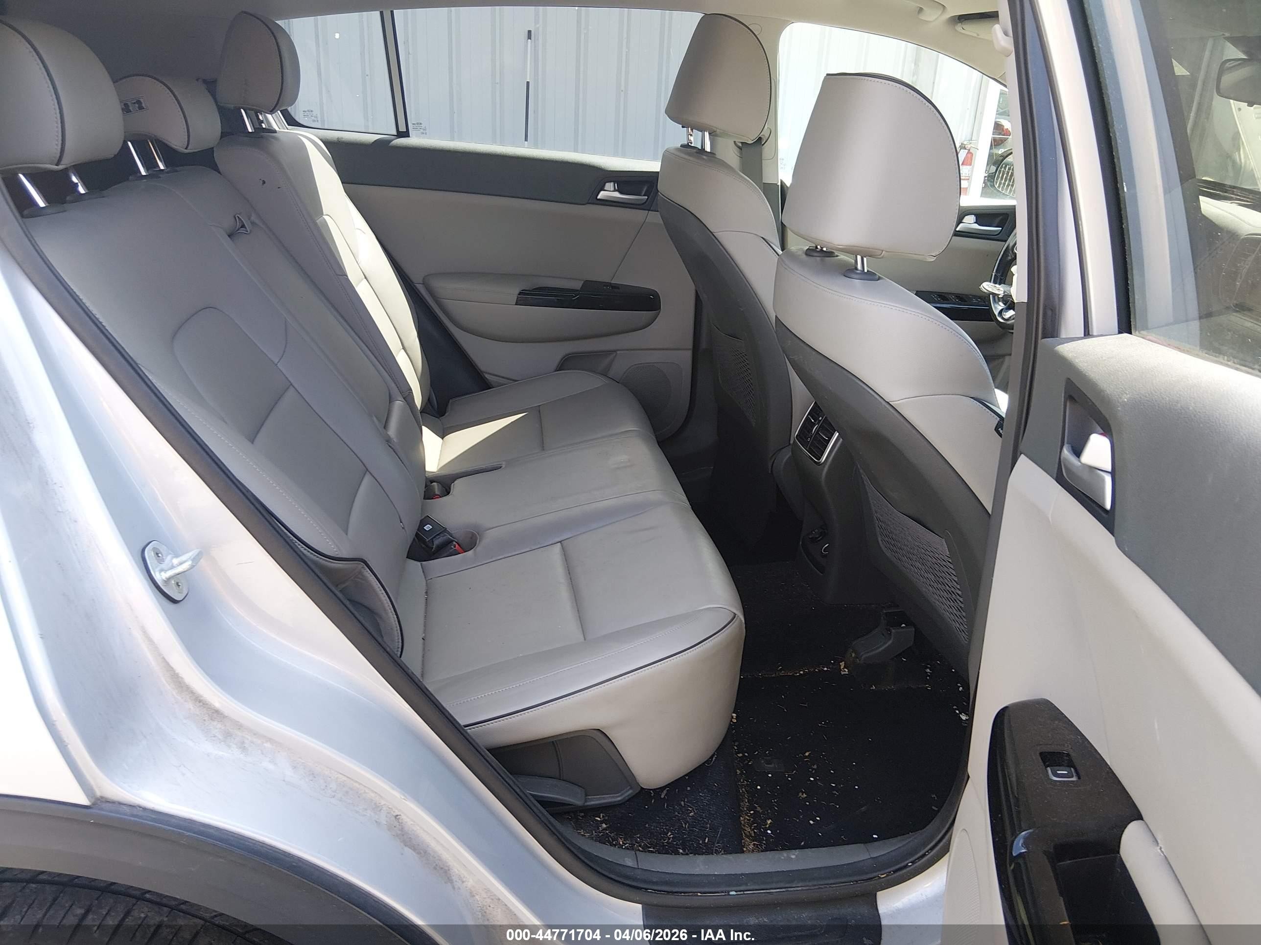 2019 Kia Sportage Ex Silver vin: KNDPNCAC1K7625690