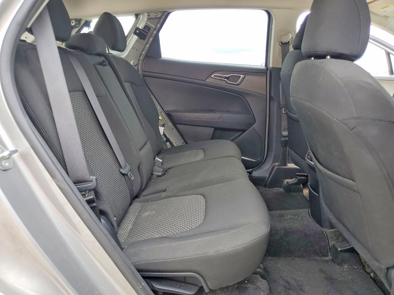 2023 Kia Sportage Lx Silver vin: KNDPU3AF4P7149407