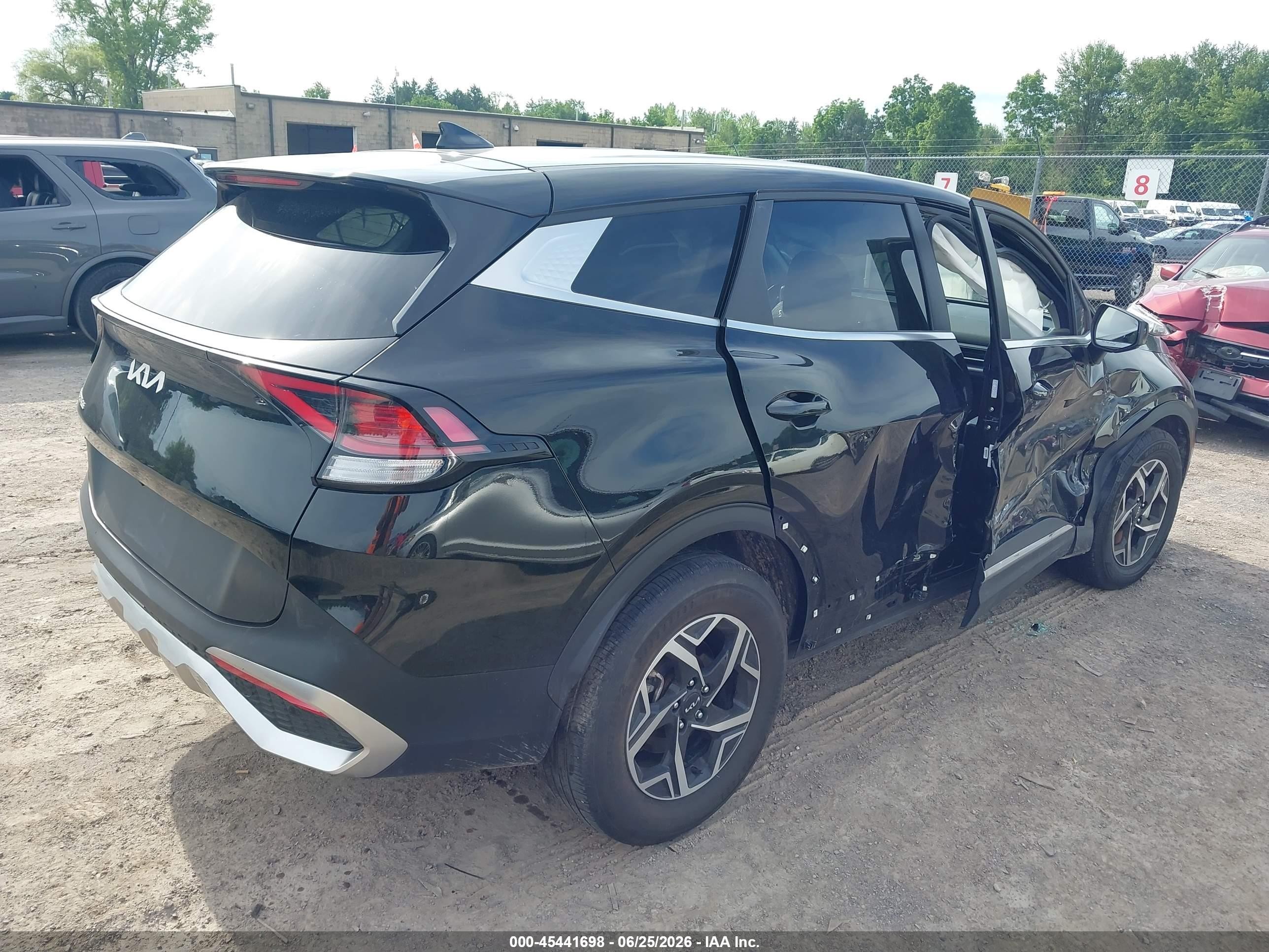 2025 Kia Sportage Lx Черный vin: KNDPU3DF8S7371615