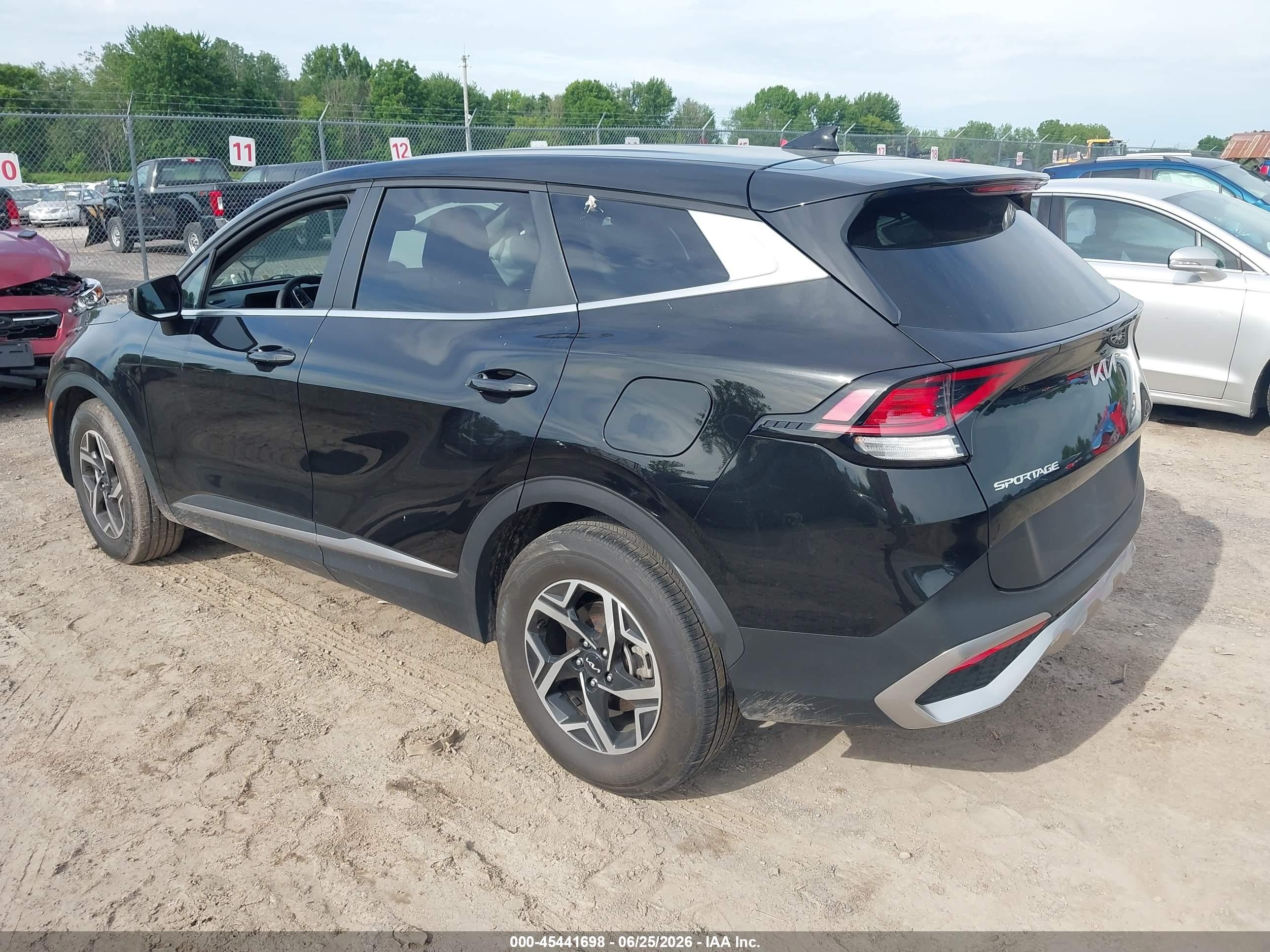 2025 Kia Sportage Lx Черный vin: KNDPU3DF8S7371615