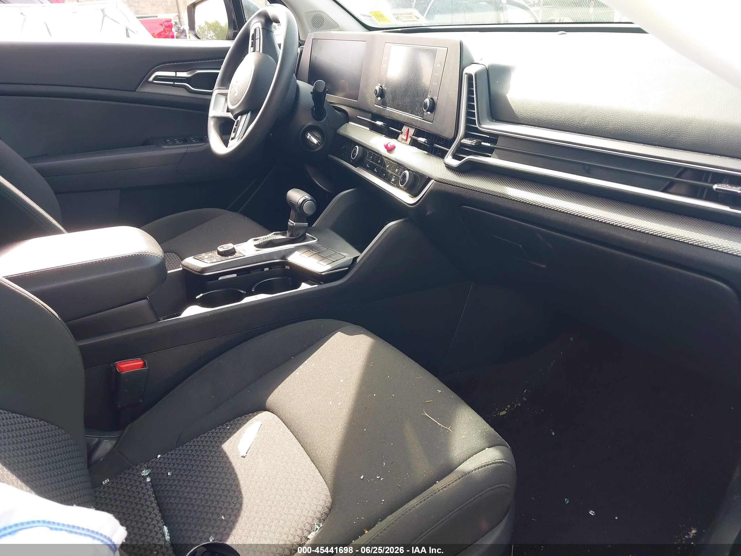 2025 Kia Sportage Lx Черный vin: KNDPU3DF8S7371615