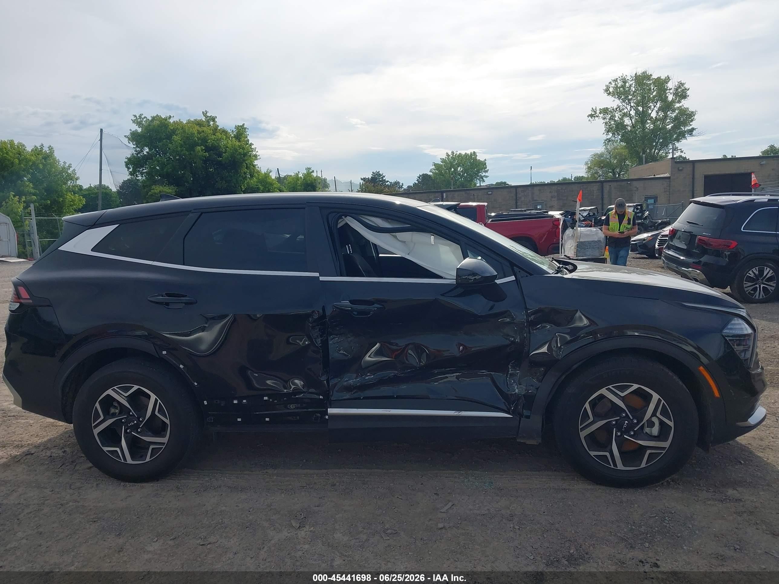 2025 Kia Sportage Lx Черный vin: KNDPU3DF8S7371615