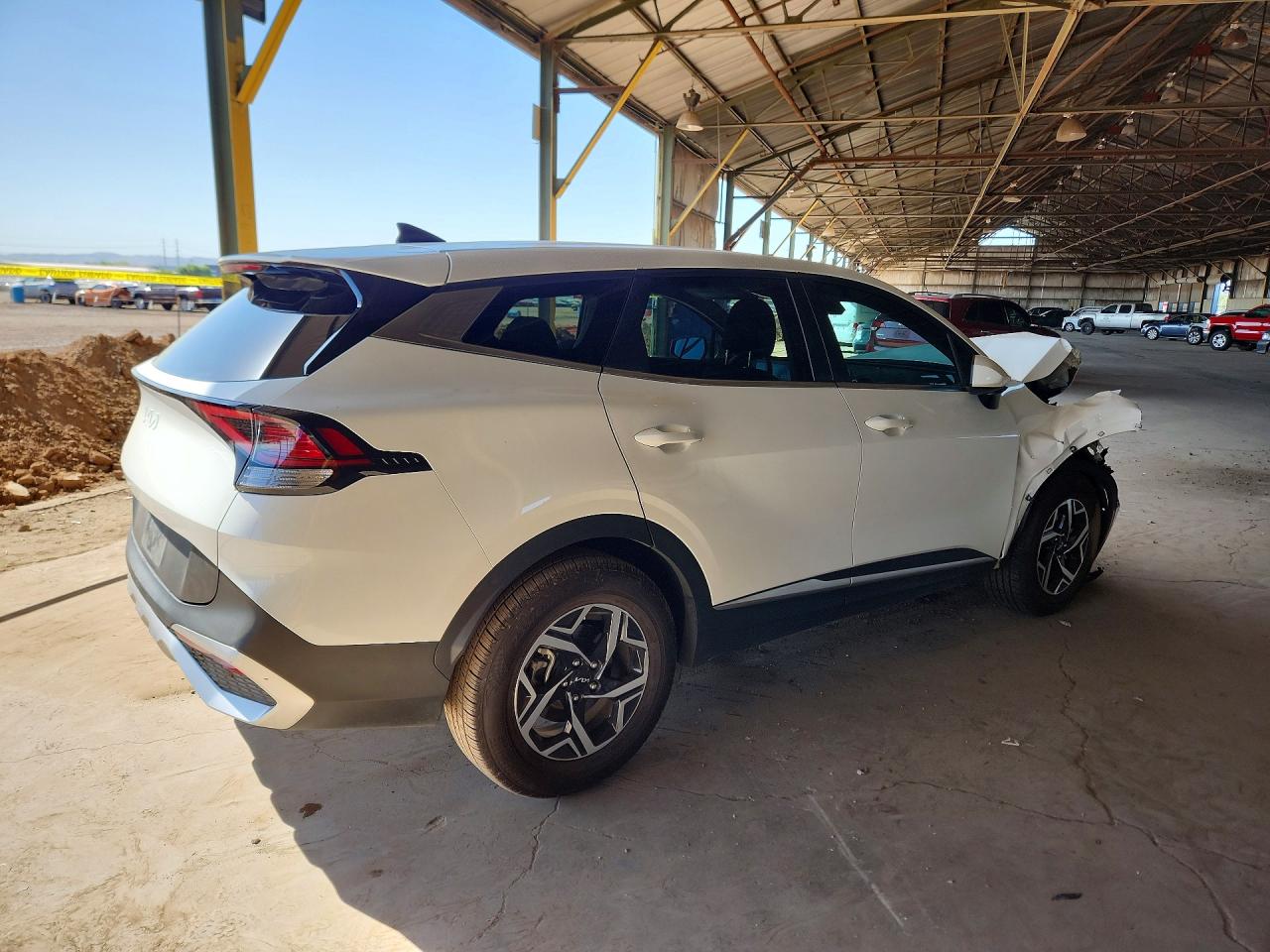 2024 Kia Sportage Lx White vin: KNDPU3DFXR7218597