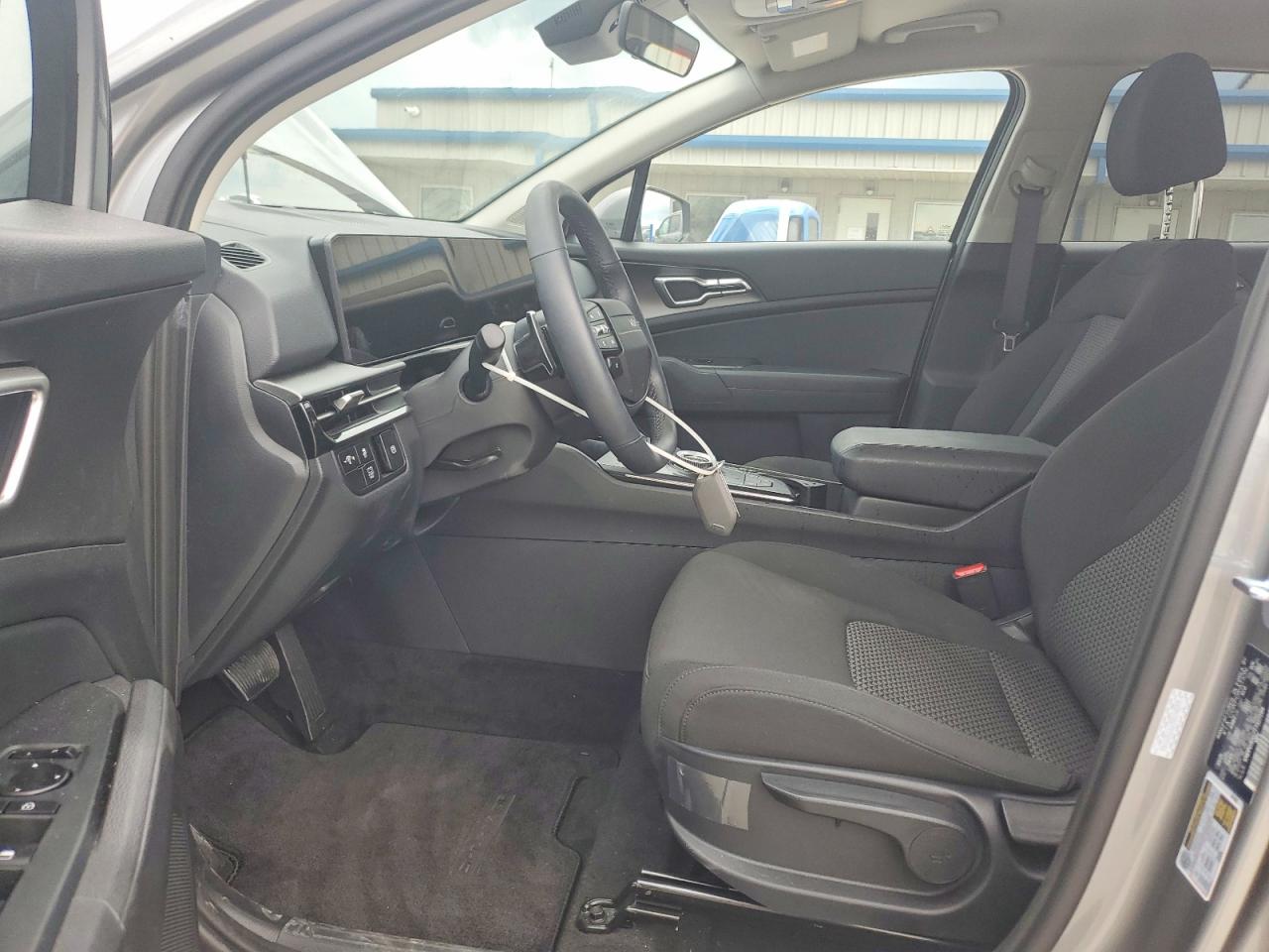 2026 Kia Sportage Lx Silver vin: KNDPU3DG7T7327194