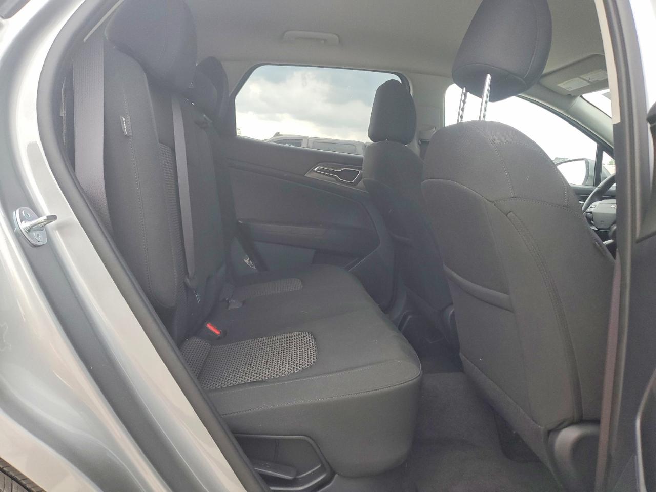 2026 Kia Sportage Lx Silver vin: KNDPU3DG7T7327194