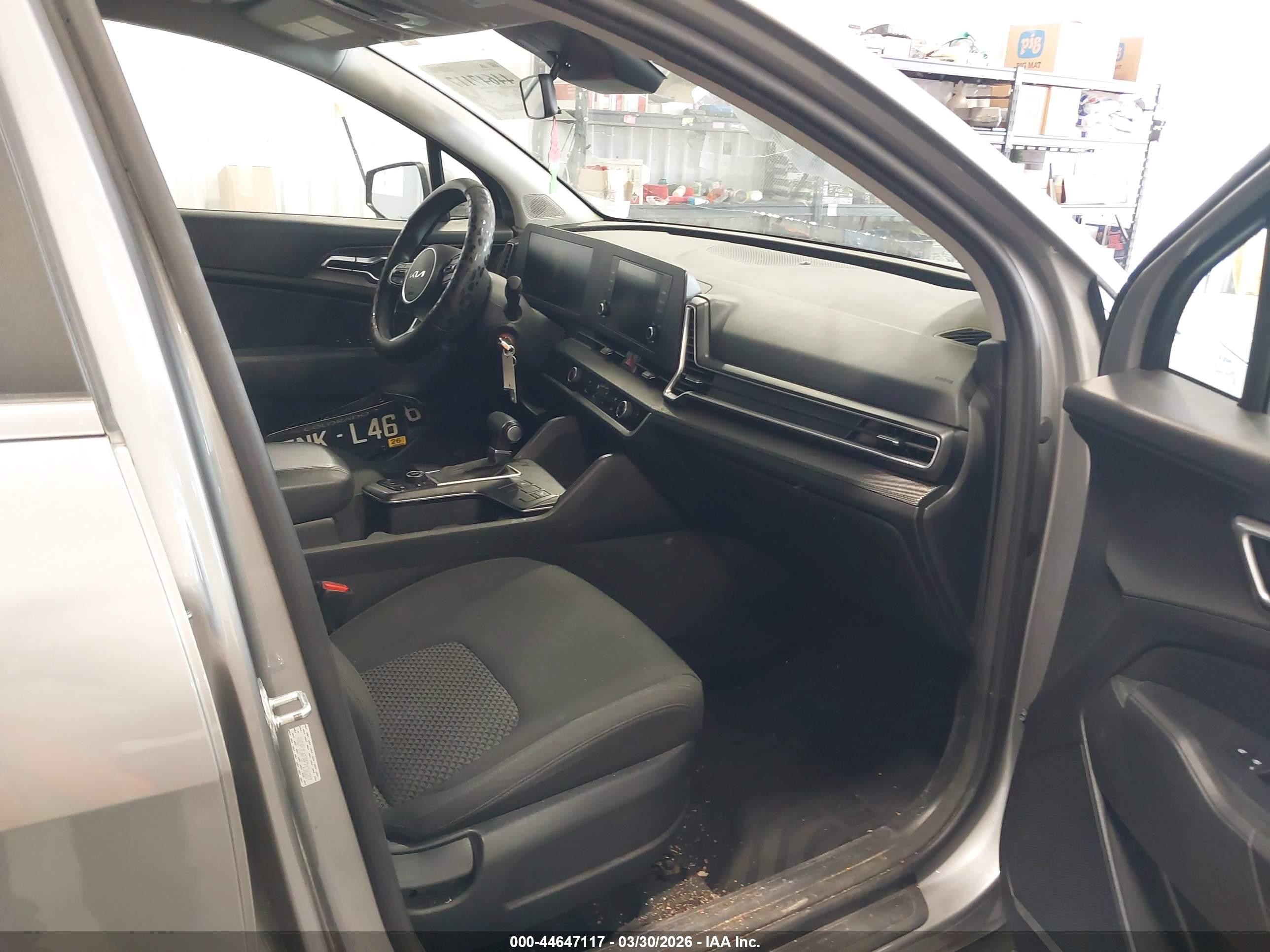 2023 Kia Sportage Lx Silver vin: KNDPUCAF8P7136207