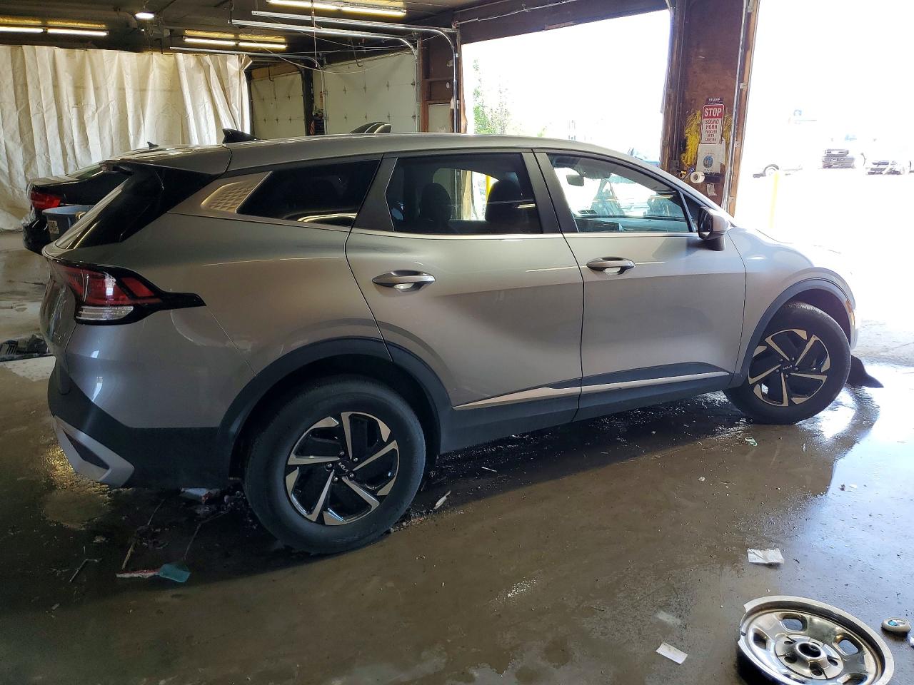 2023 Kia Sportage Lx Gray vin: KNDPUCAG1P7052075