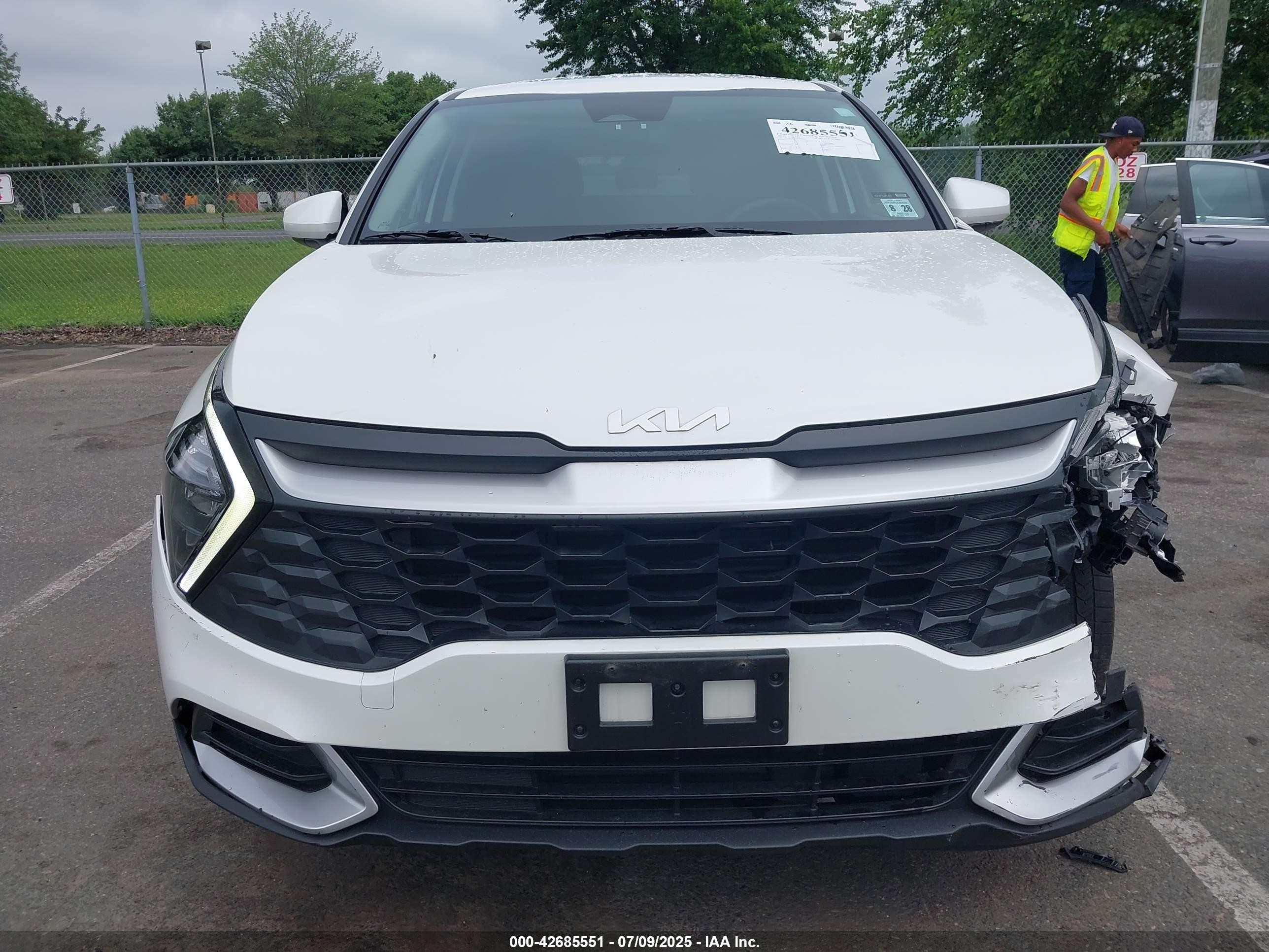 2023 Kia Sportage Hybrid Lx White vin: KNDPUCAG9P7083011