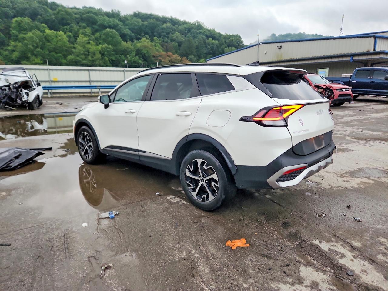 2023 Kia Sportage Ex White vin: KNDPVCAG4P7033503