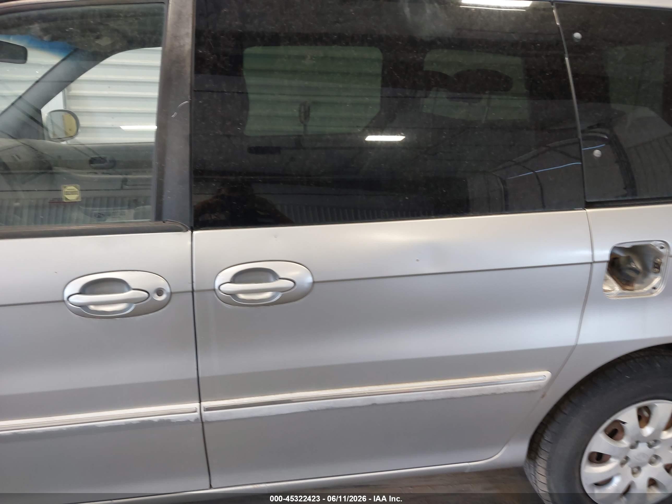 2004 Kia Sedona Ex/lx Silver vin: KNDUP131246584122