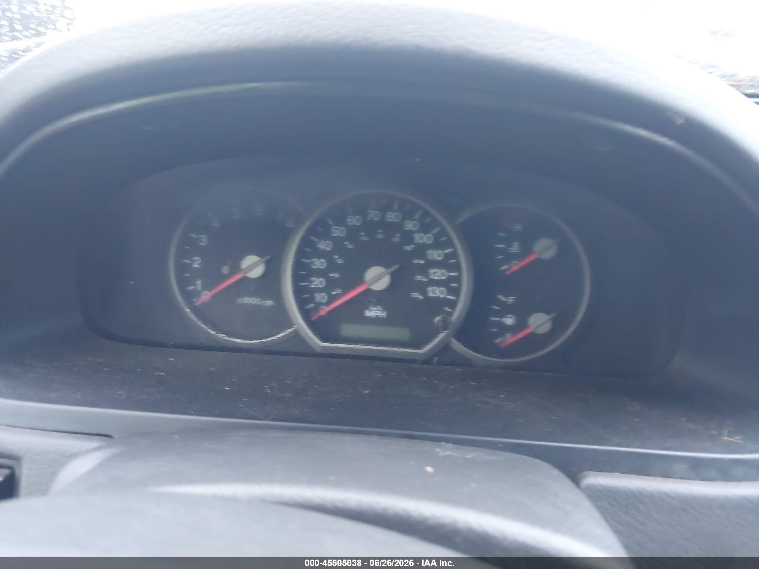 2005 Kia Sedona Ex/lx Серебряный vin: KNDUP131456621513