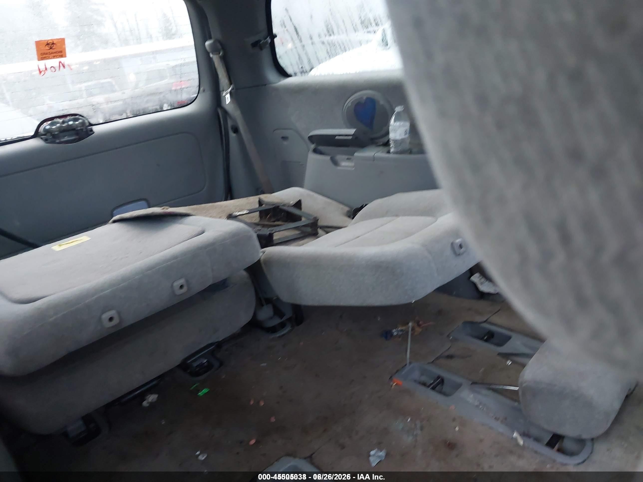 2005 Kia Sedona Ex/lx Серебряный vin: KNDUP131456621513