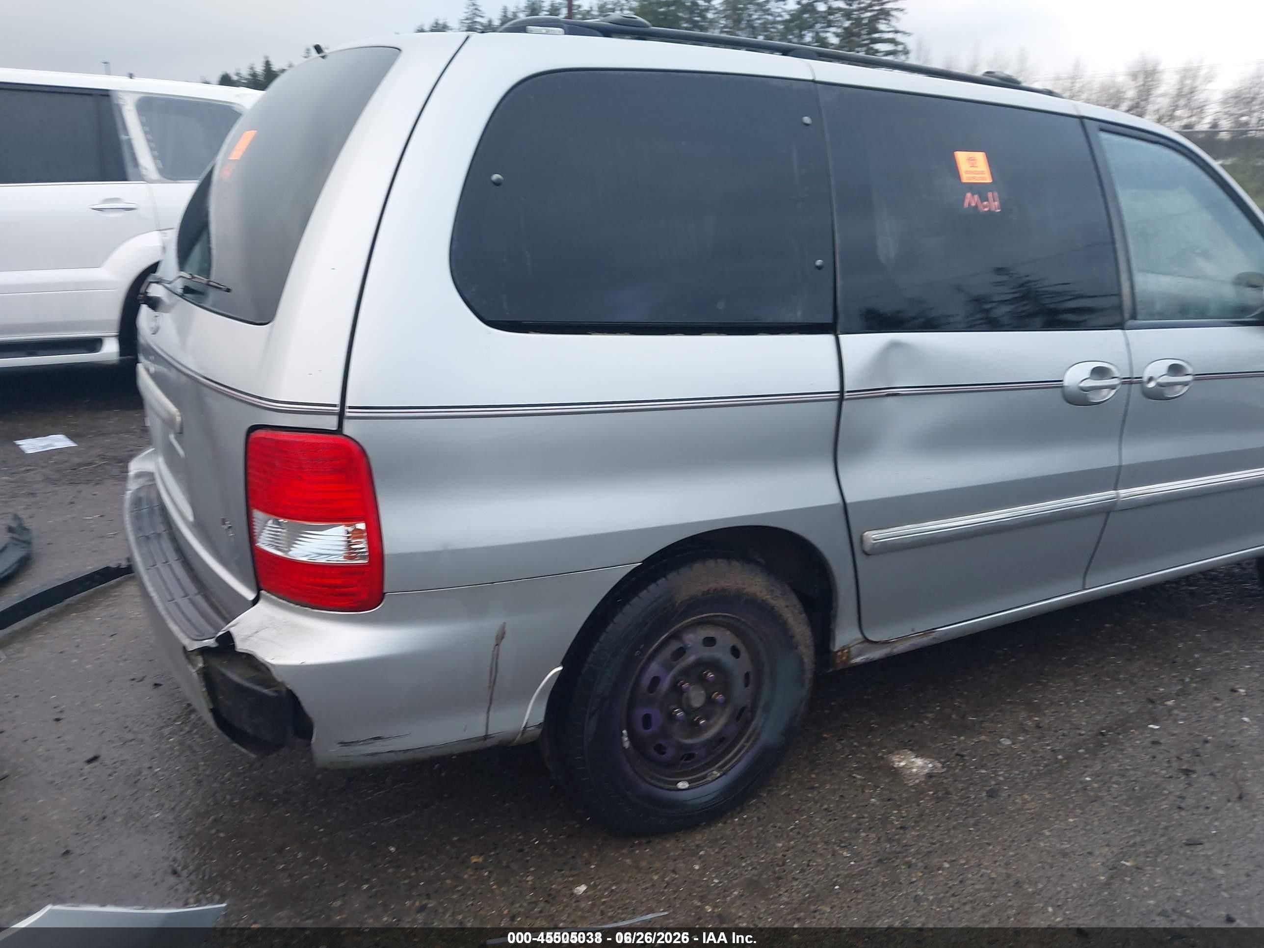 2005 Kia Sedona Ex/lx Серебряный vin: KNDUP131456621513