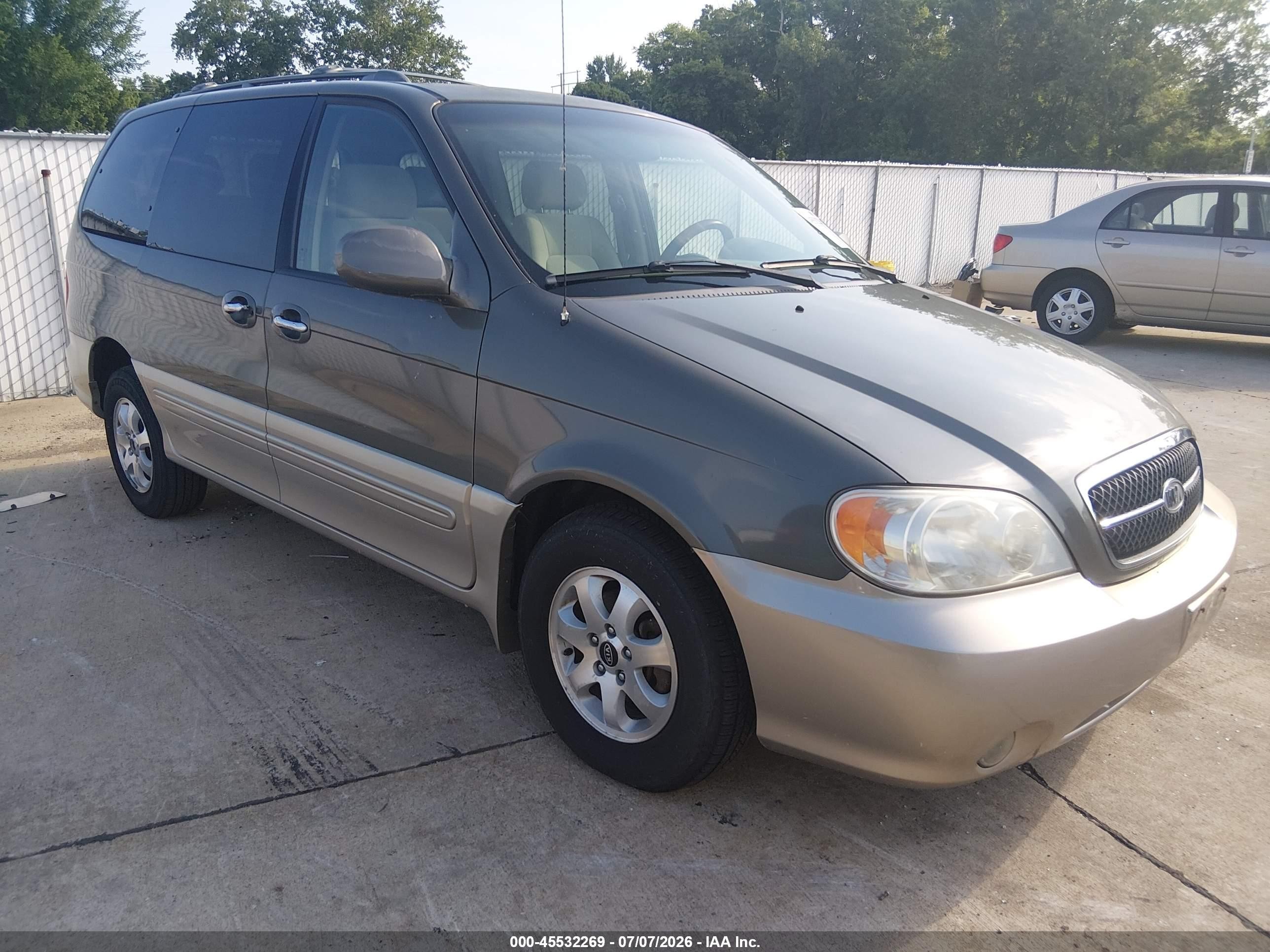 2004 Kia Sedona Ex/lx Бежевый vin: KNDUP131546530586