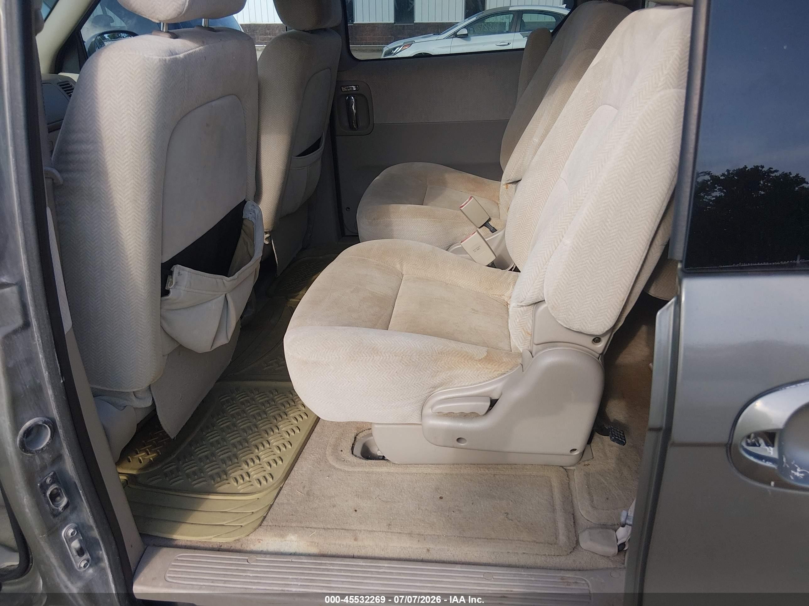 2004 Kia Sedona Ex/lx Бежевый vin: KNDUP131546530586