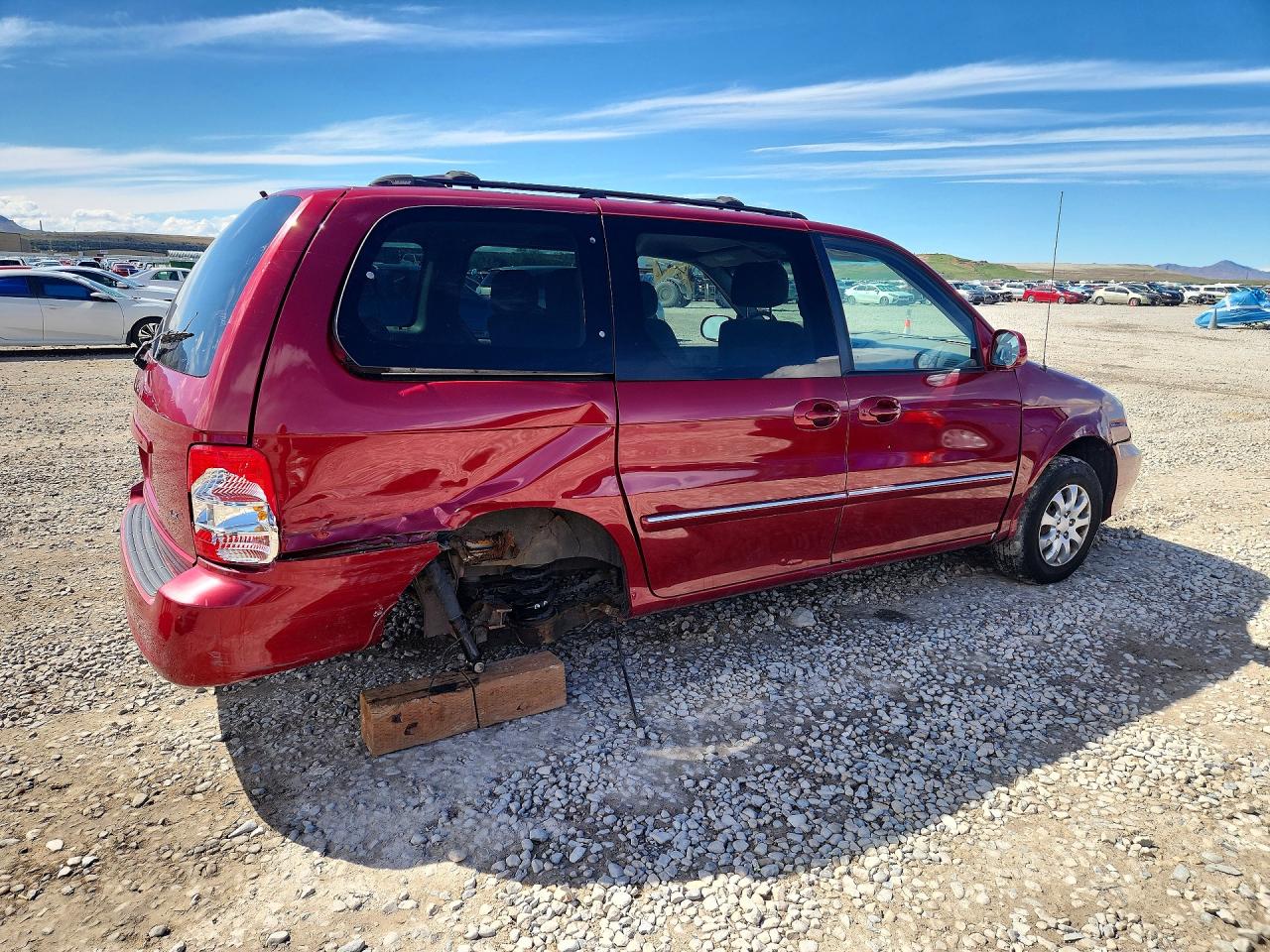 2004 Kia Sedona Lx Red vin: KNDUP131546570831