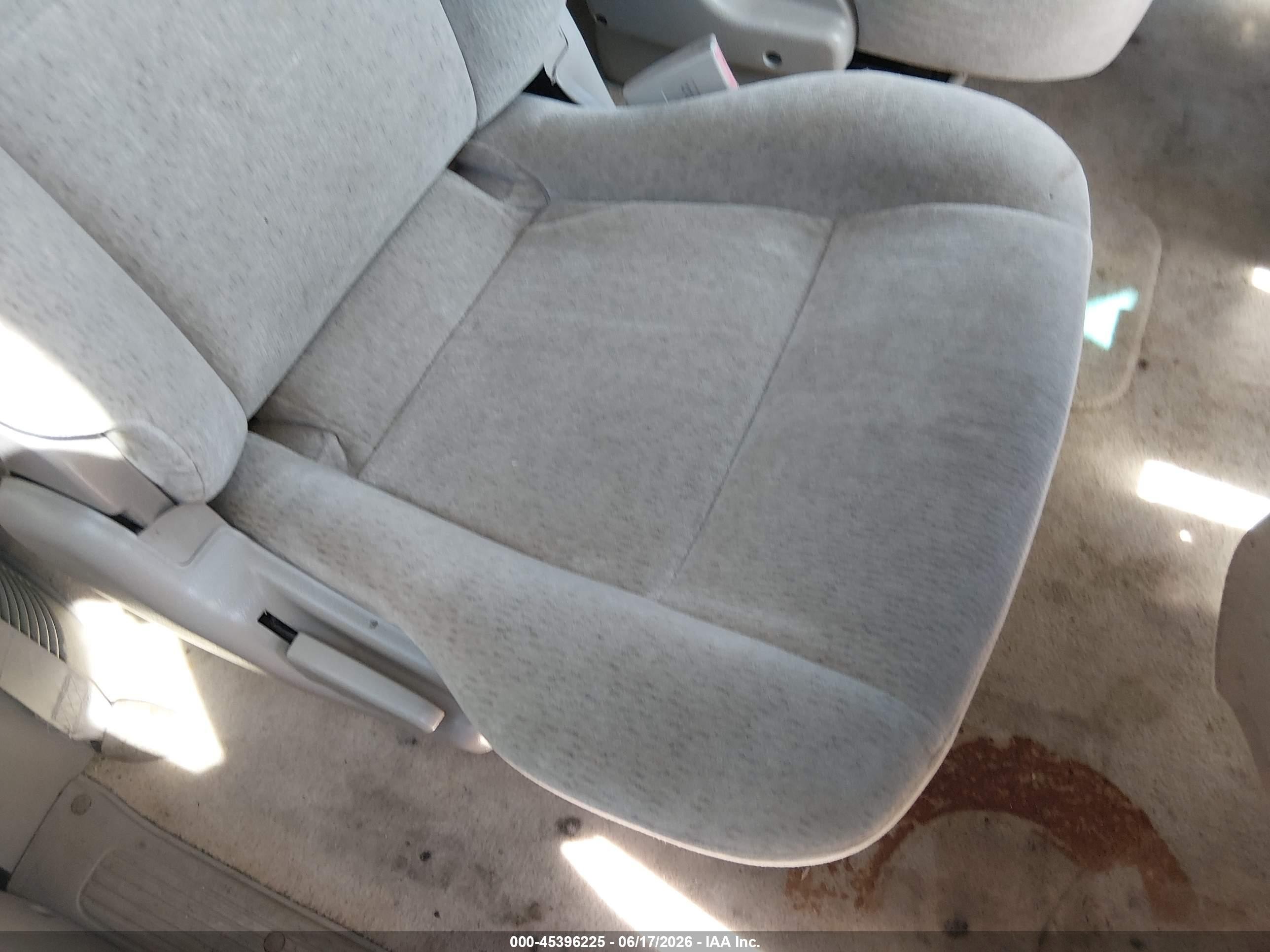 2005 Kia Sedona Ex/lx Серый vin: KNDUP131556680098