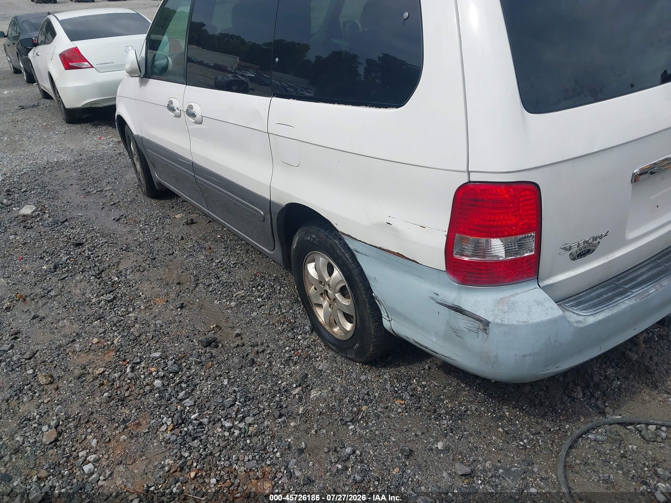 2005 Kia Sedona Ex/lx White vin: KNDUP131856635642