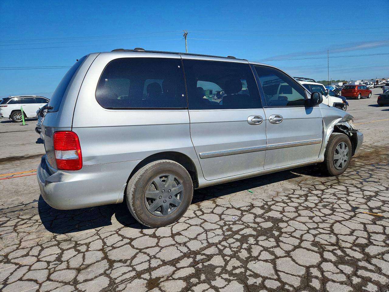 2005 Kia Sedona Lx Silver vin: KNDUP132356711955