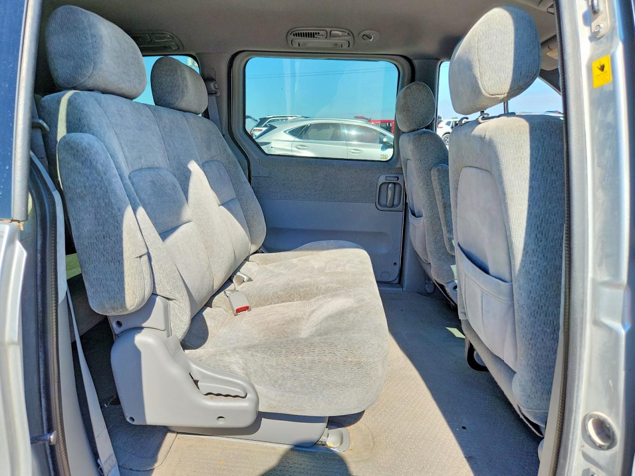 2005 Kia Sedona Lx Silver vin: KNDUP132356711955