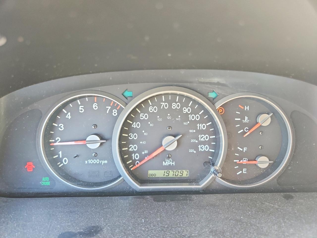 2005 Kia Sedona Lx Silver vin: KNDUP132356711955