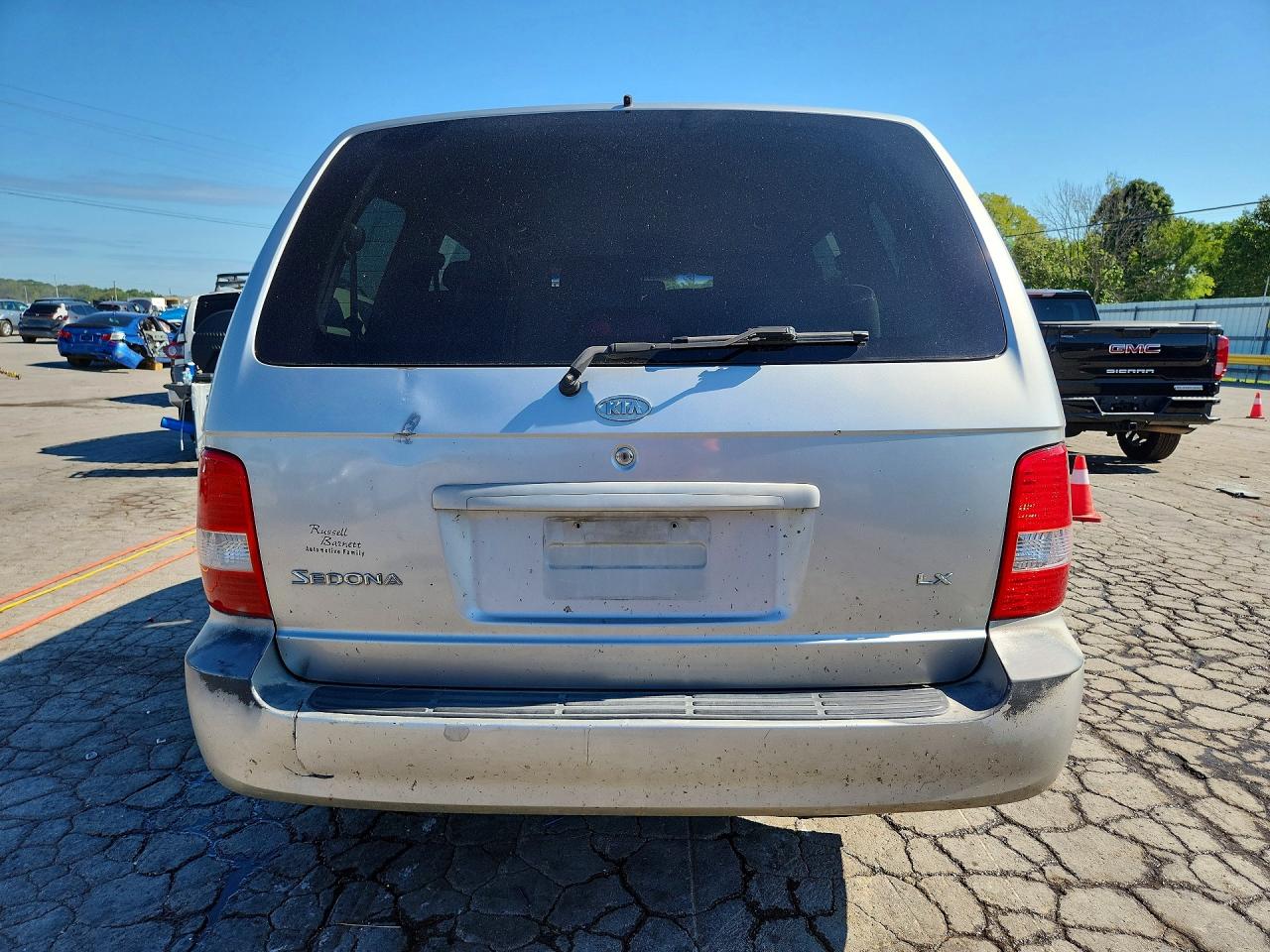 2005 Kia Sedona Lx Silver vin: KNDUP132356711955
