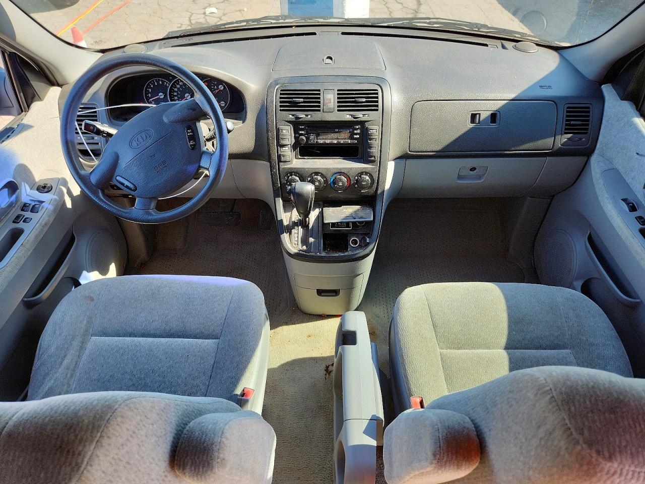 2005 Kia Sedona Lx Silver vin: KNDUP132356711955