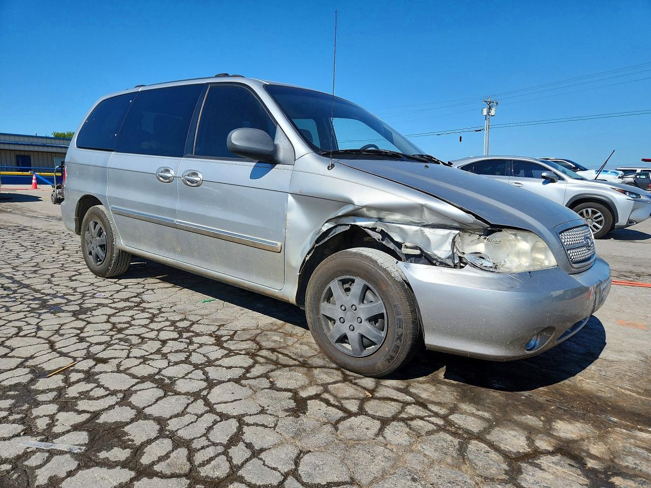 2005 Kia Sedona Lx Silver vin: KNDUP132356711955