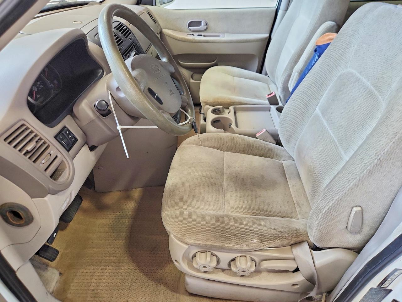 2005 Kia Sedona Lx Белый vin: KNDUP132356746091