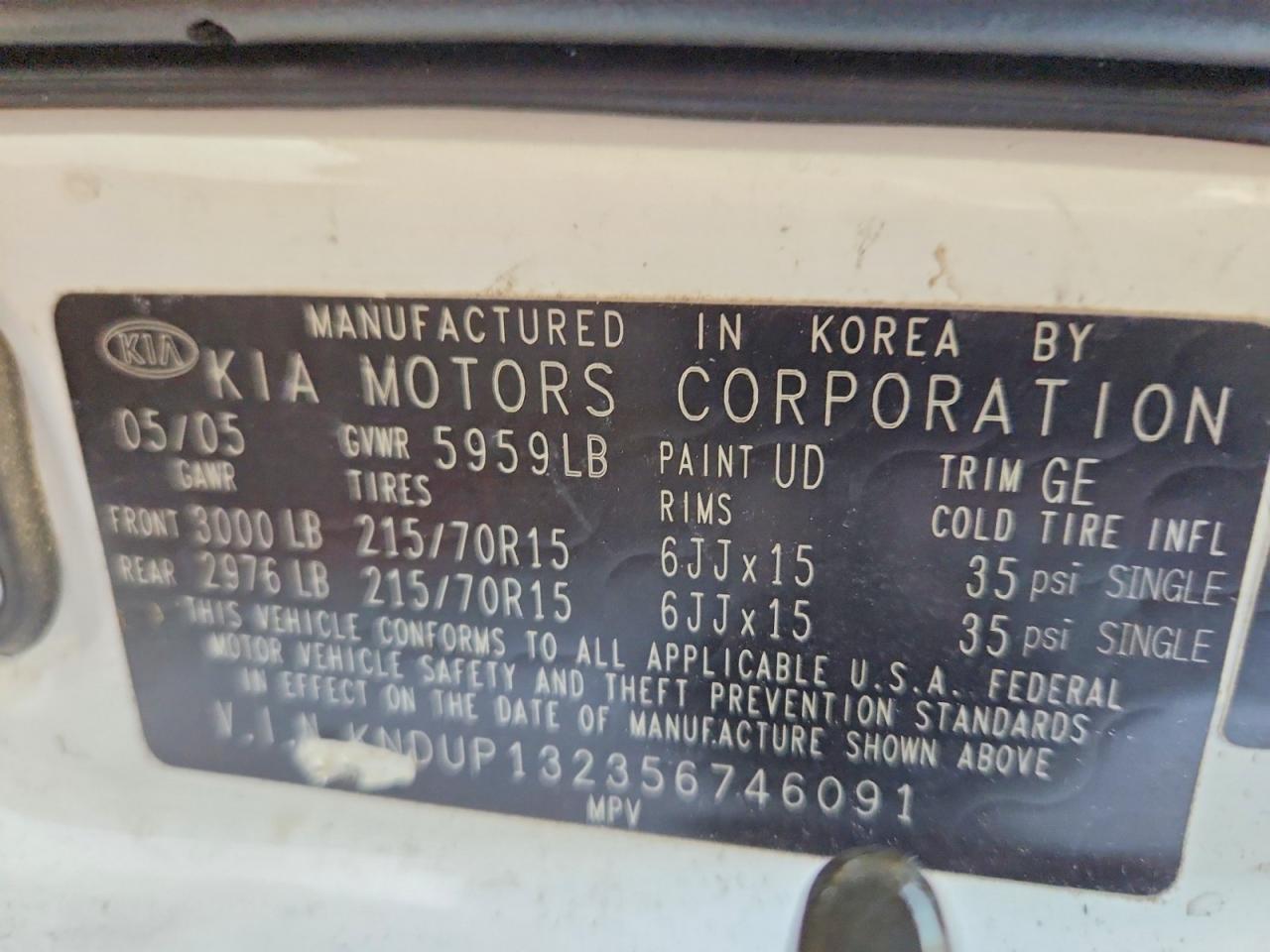 2005 Kia Sedona Lx Белый vin: KNDUP132356746091
