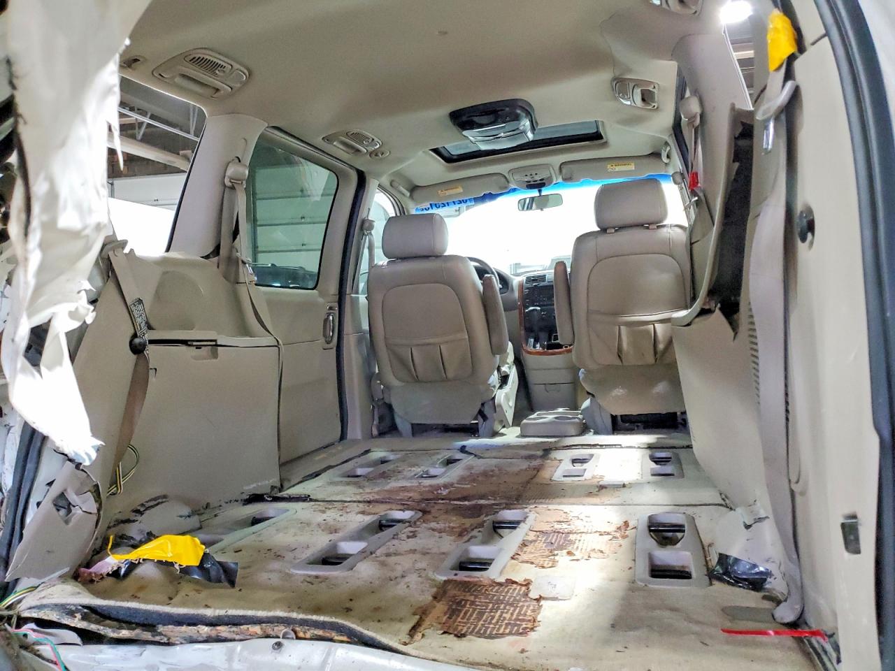 2005 Kia Sedona Lx White vin: KNDUP132456646355
