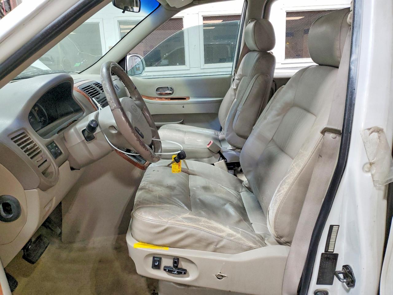 2005 Kia Sedona Lx White vin: KNDUP132456646355