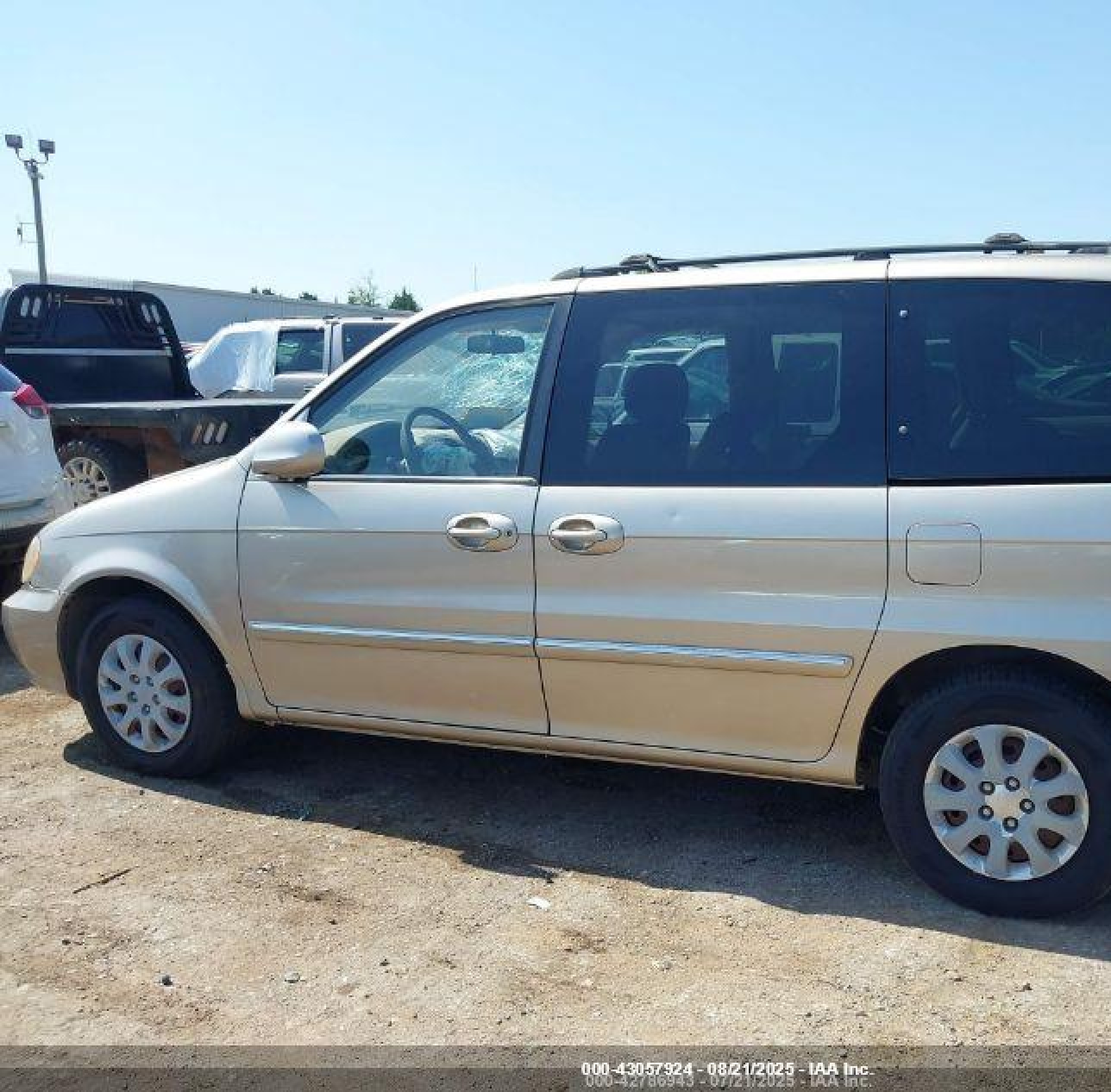 2005 Kia Sedona Ex/lx Beige vin: KNDUP132756707892