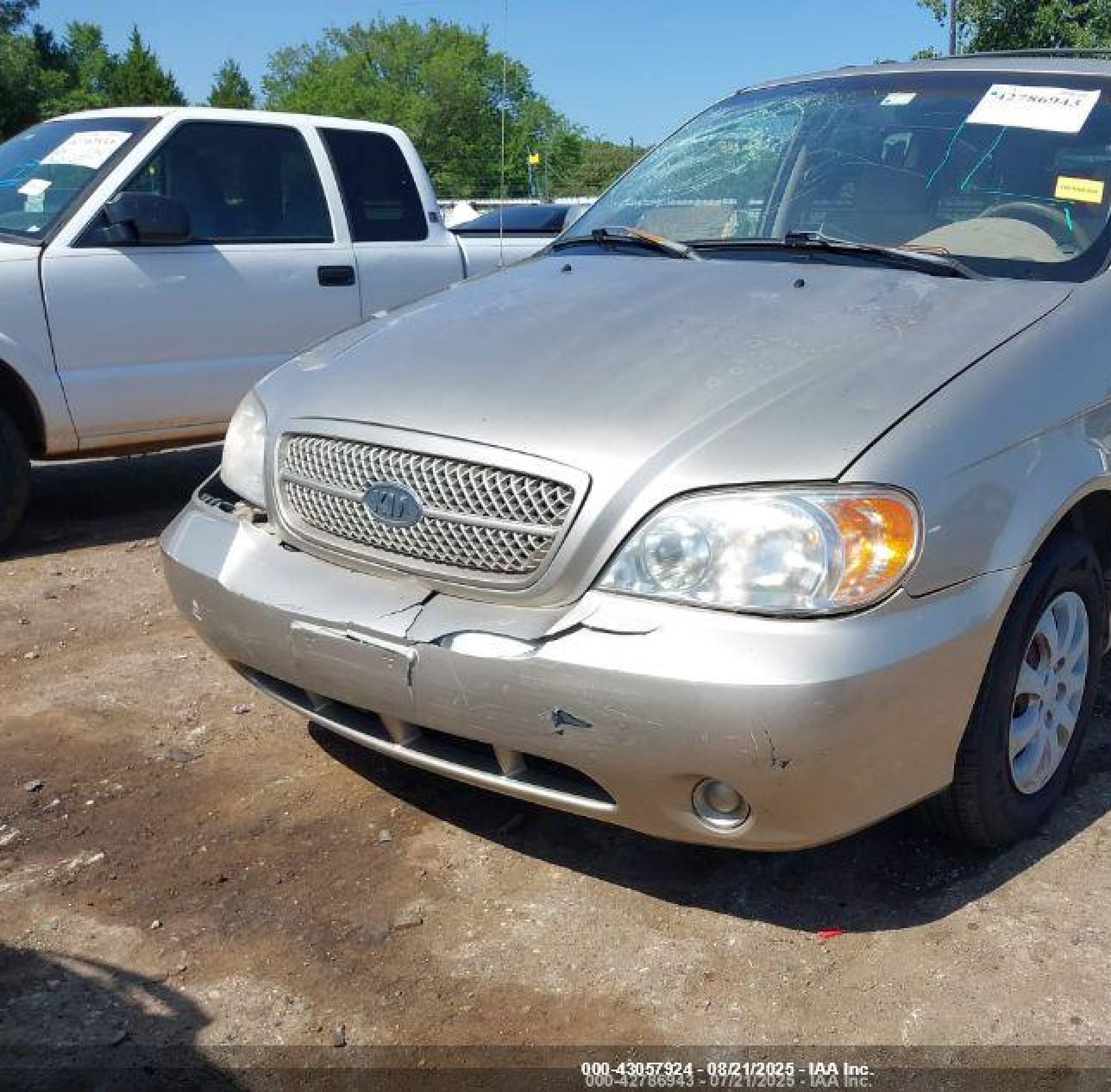 2005 Kia Sedona Ex/lx Beige vin: KNDUP132756707892