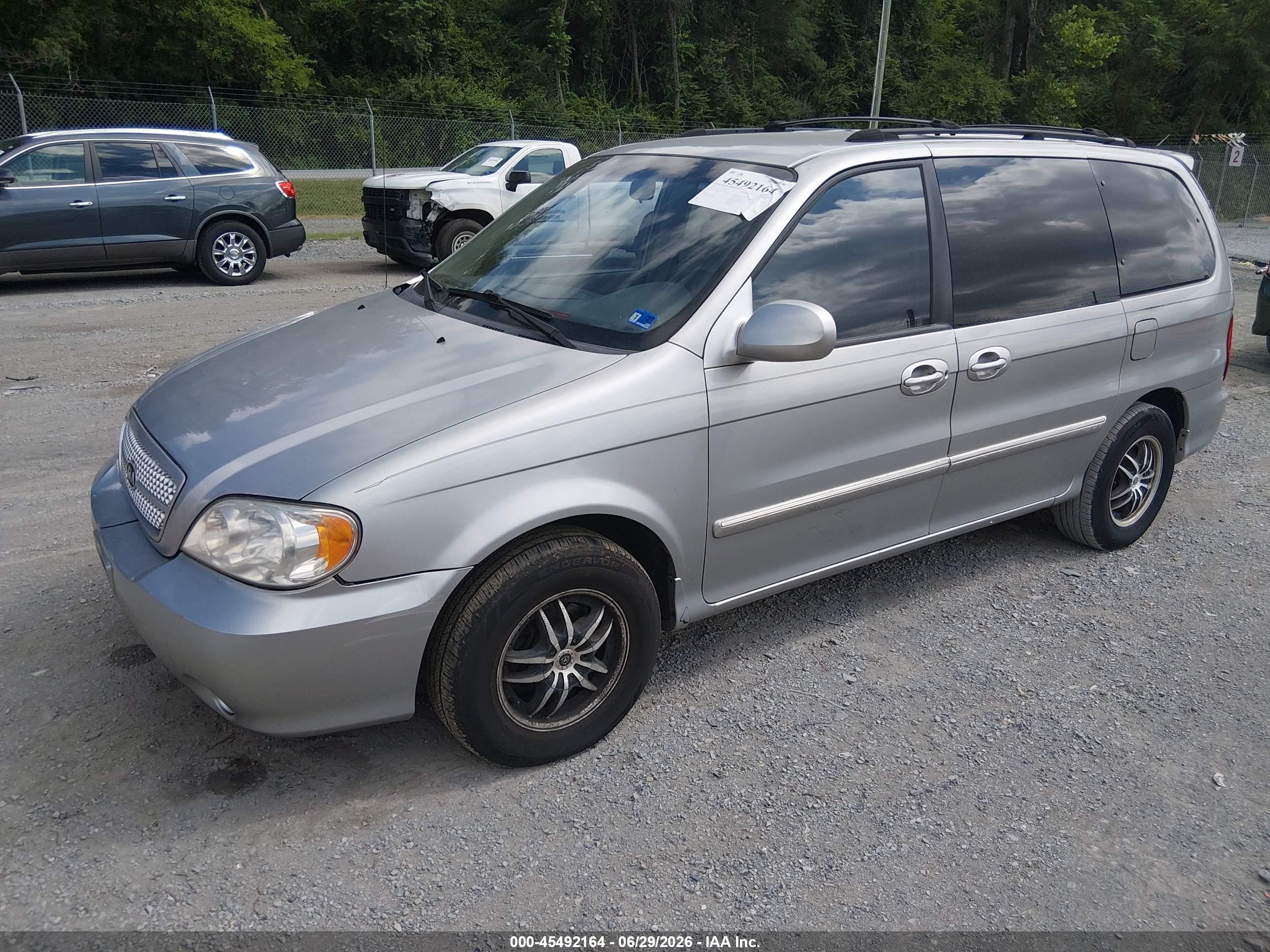 2005 Kia Sedona Ex/lx Silver vin: KNDUP132856726953