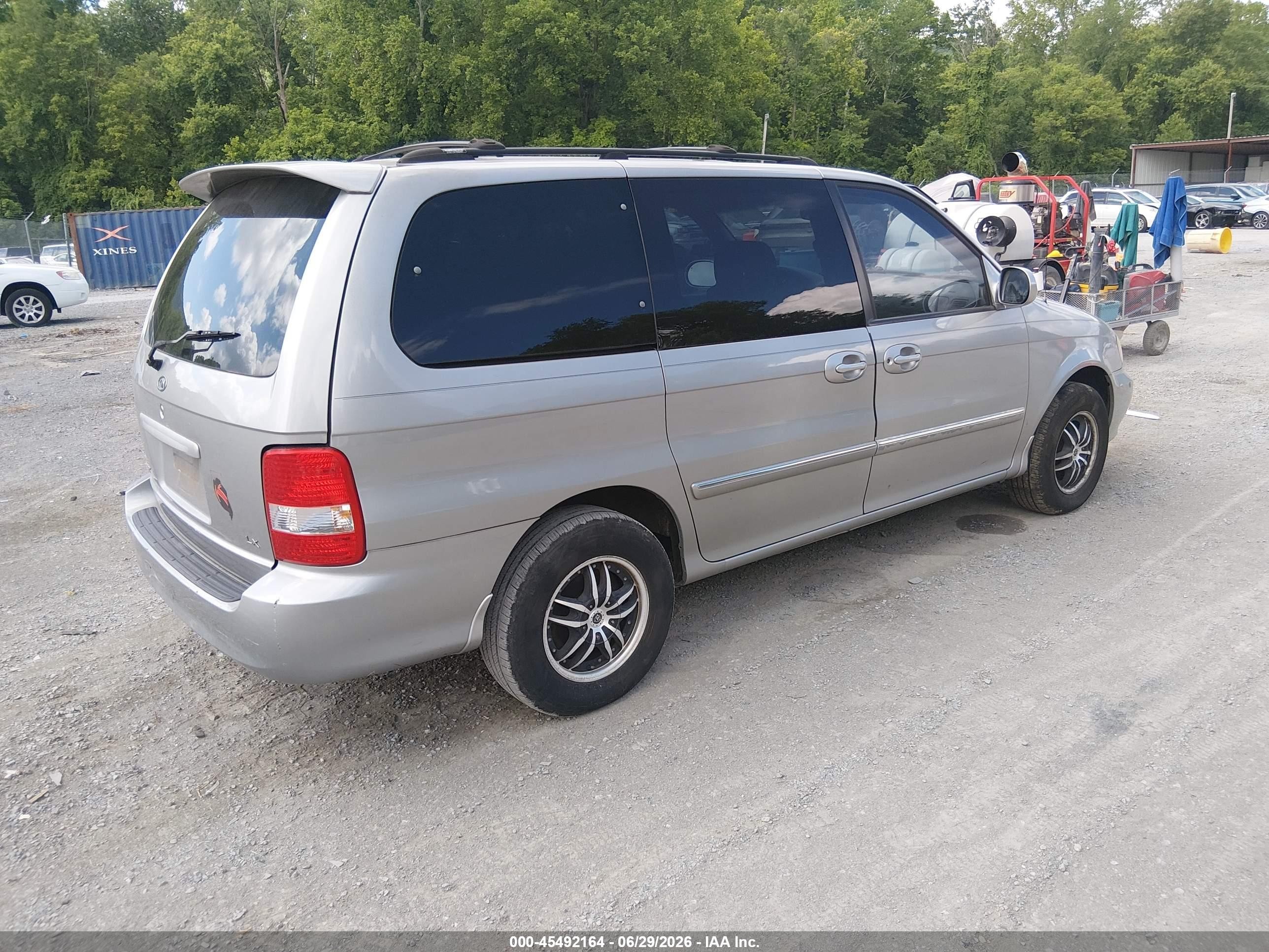 2005 Kia Sedona Ex/lx Silver vin: KNDUP132856726953