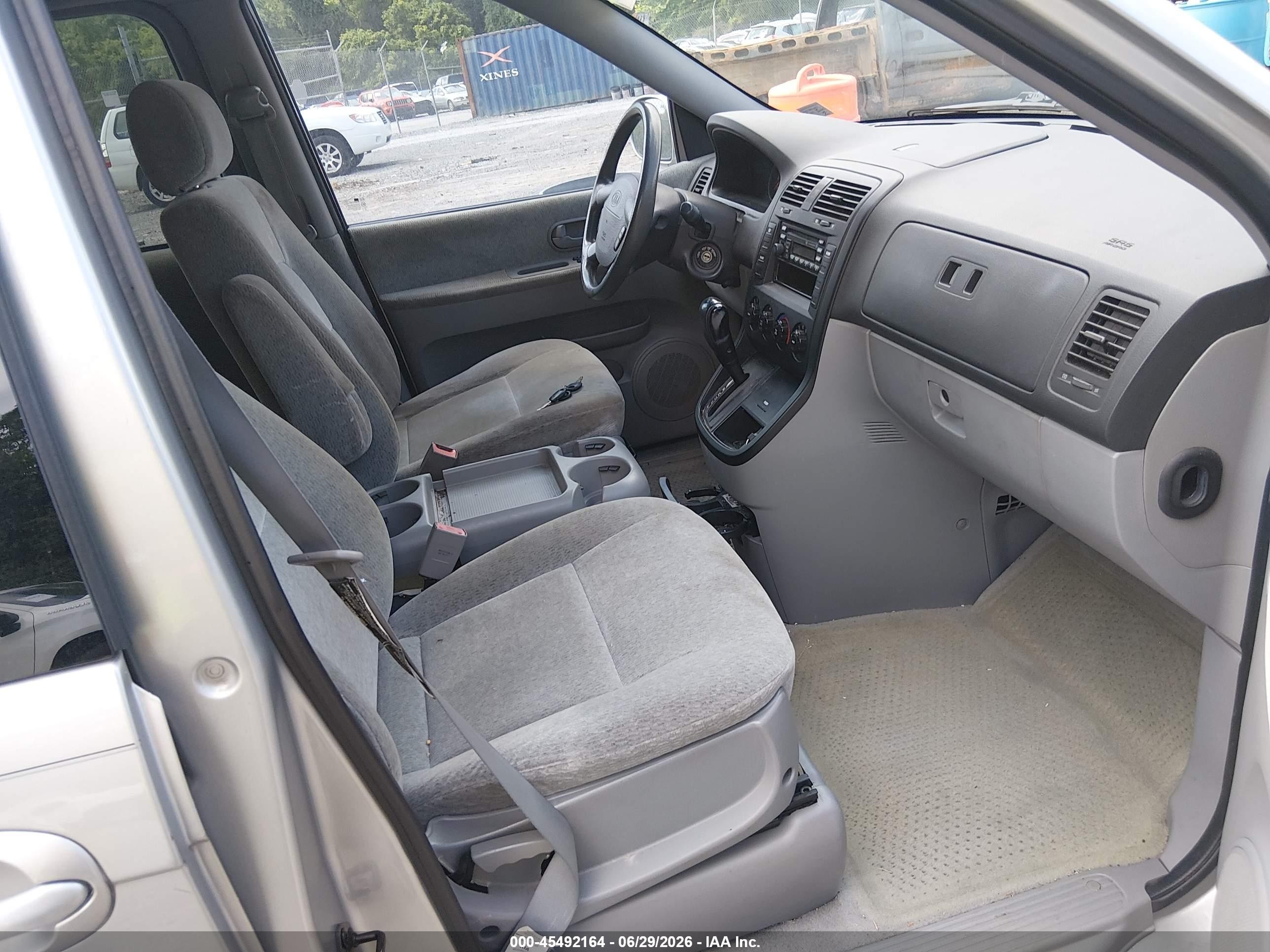 2005 Kia Sedona Ex/lx Silver vin: KNDUP132856726953