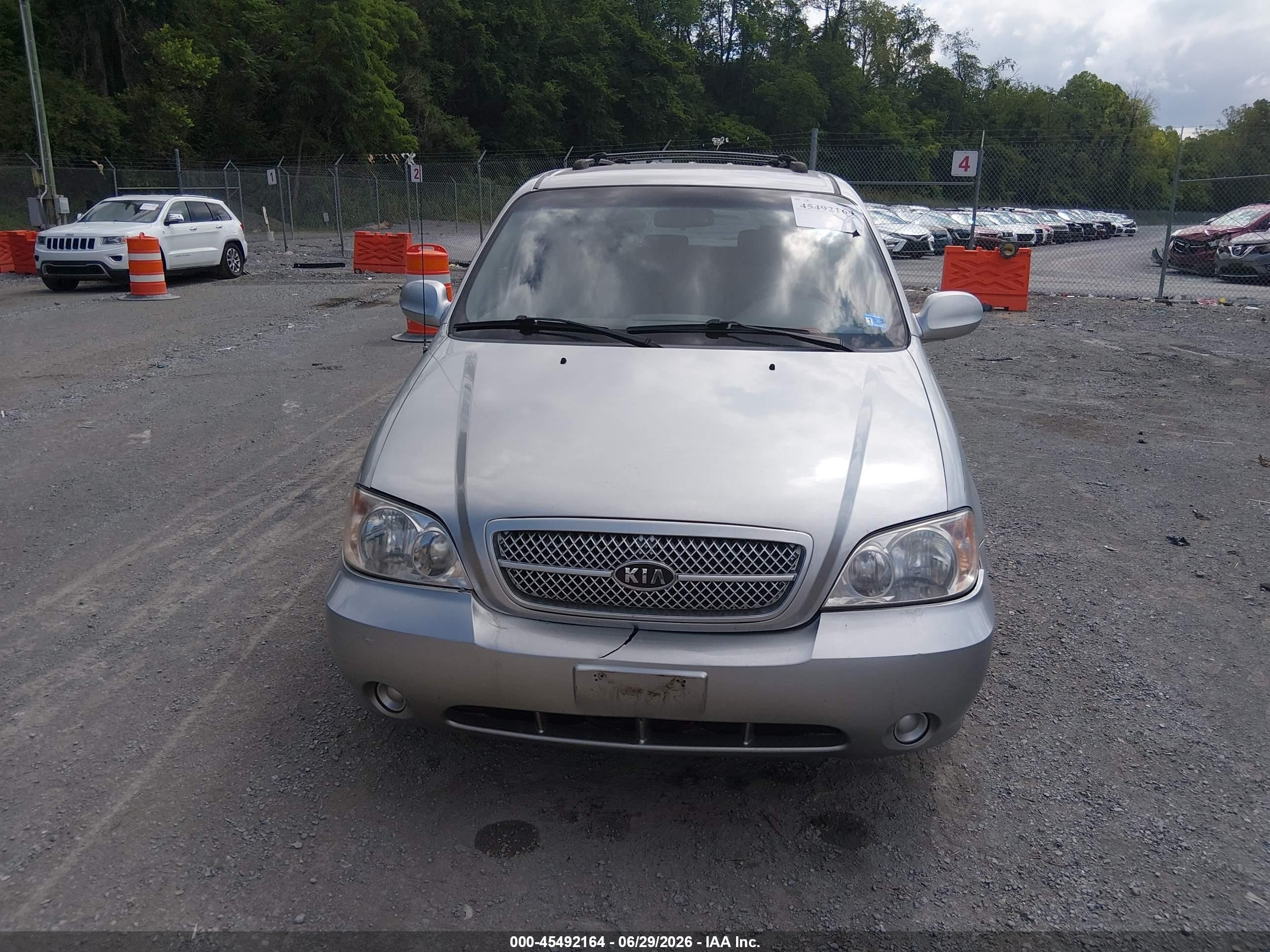 2005 Kia Sedona Ex/lx Silver vin: KNDUP132856726953