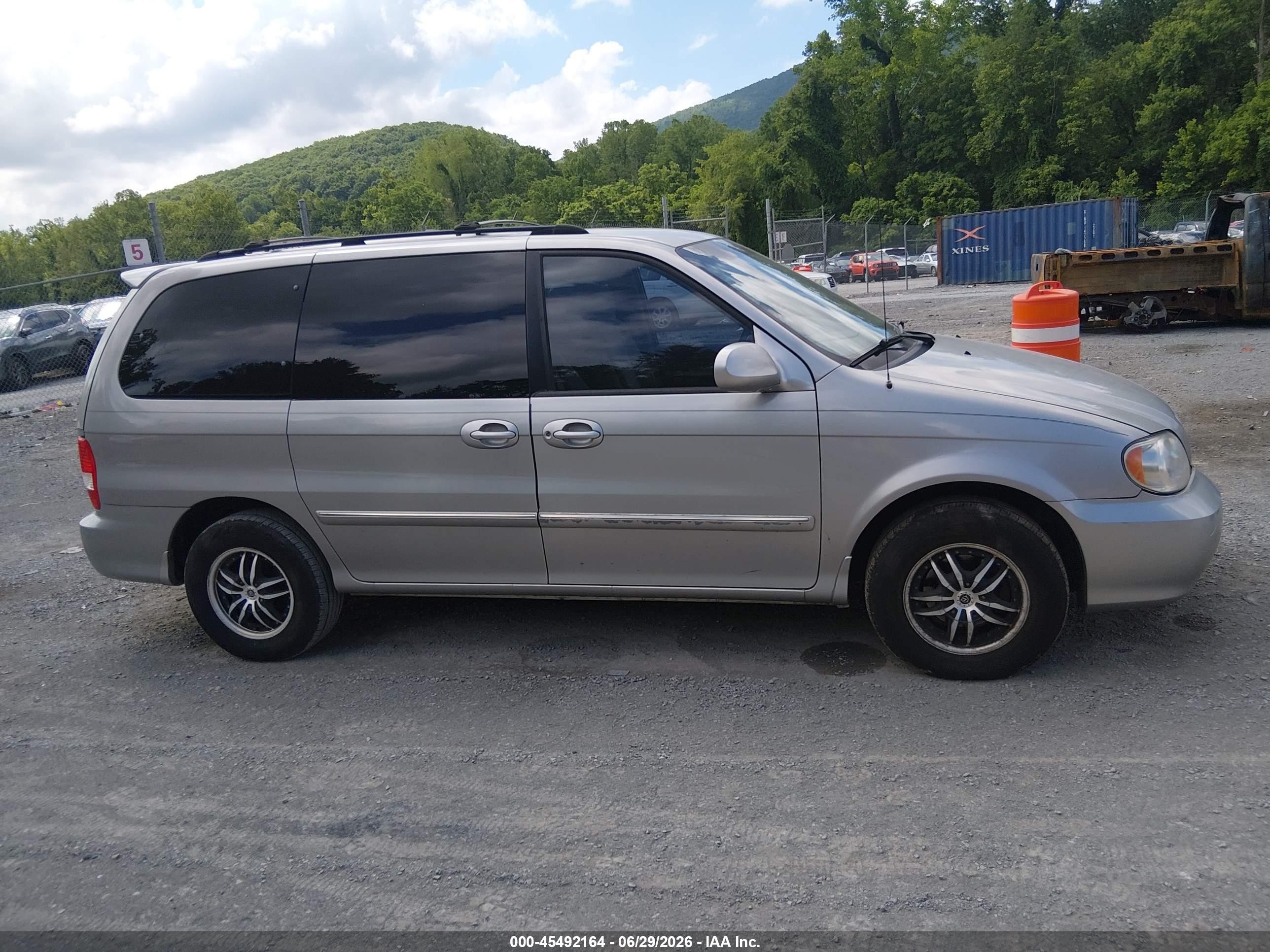 2005 Kia Sedona Ex/lx Silver vin: KNDUP132856726953