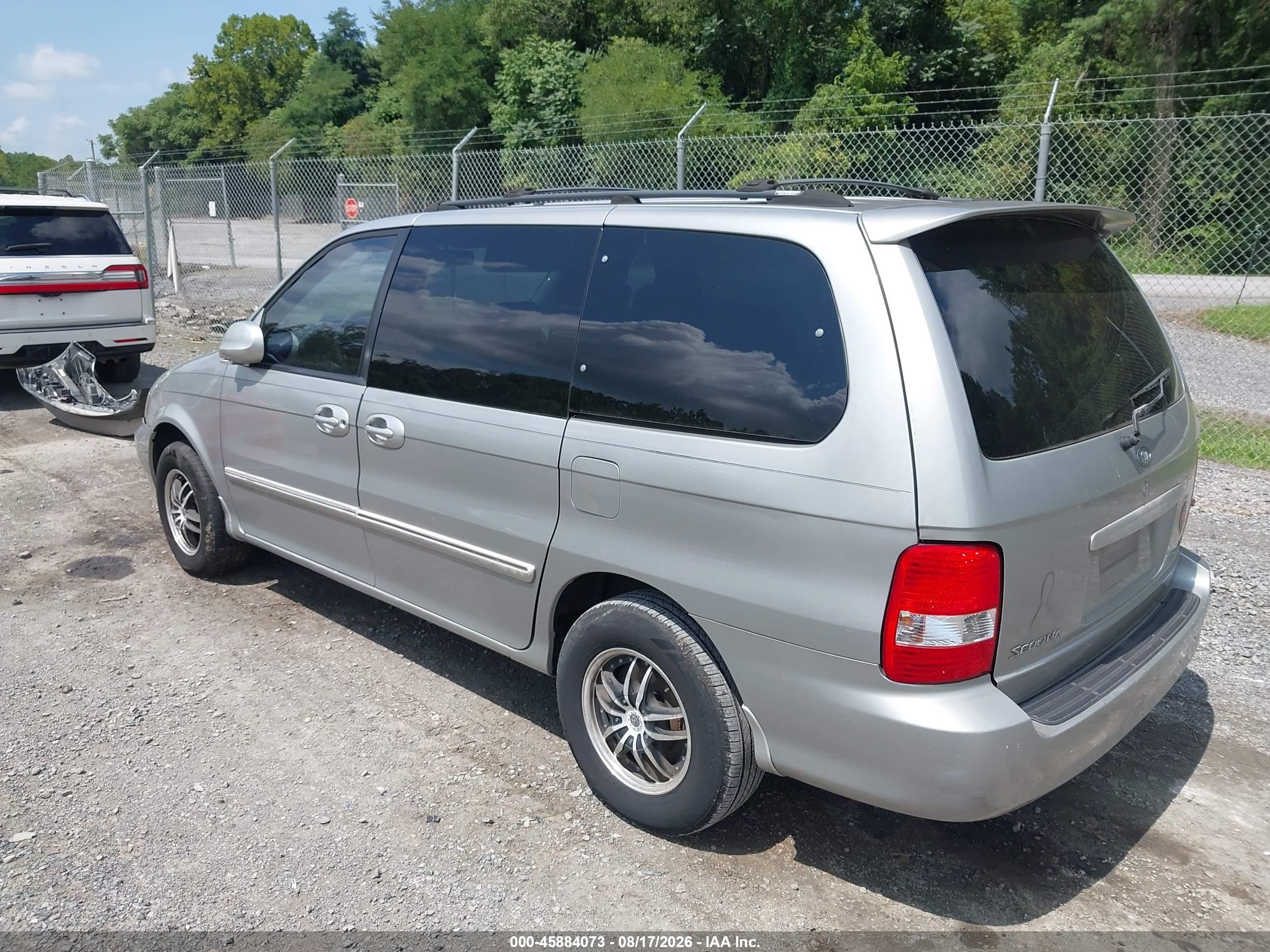 2005 Kia Sedona Ex/lx Silver vin: KNDUP132856726953